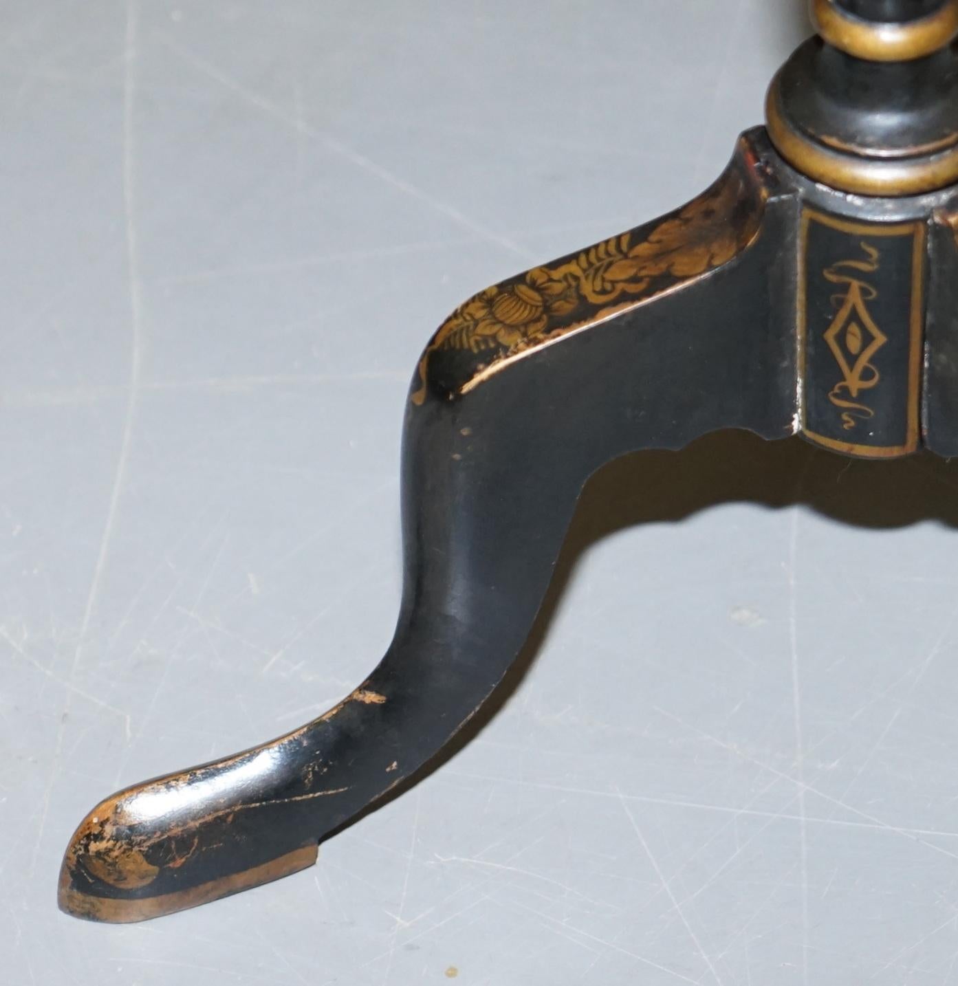 Small circa 1940s Lacquered Chinese Chinoiserie Side Lamp End Wine Table 2