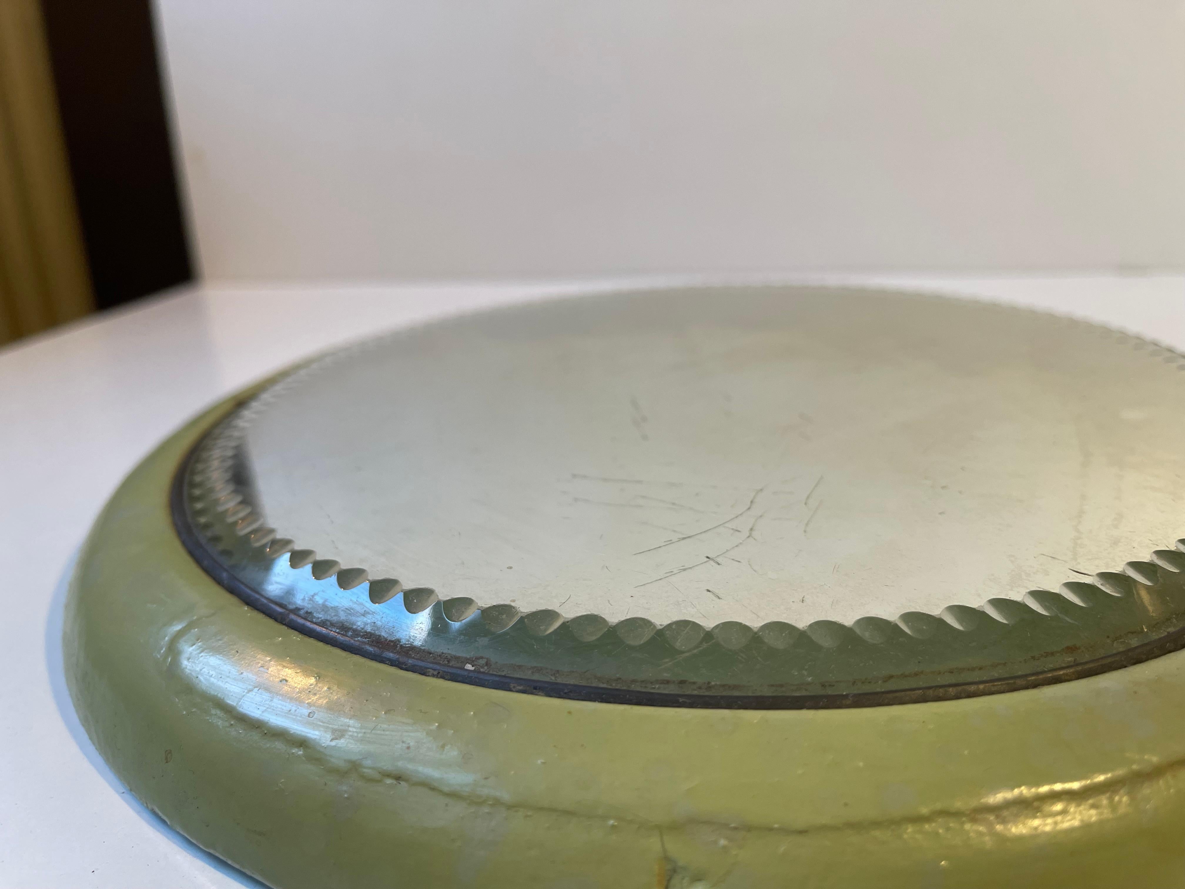 Vittoriano Piccolo specchio da parete circolare in quercia dipinta di verde, XIX secolo in vendita