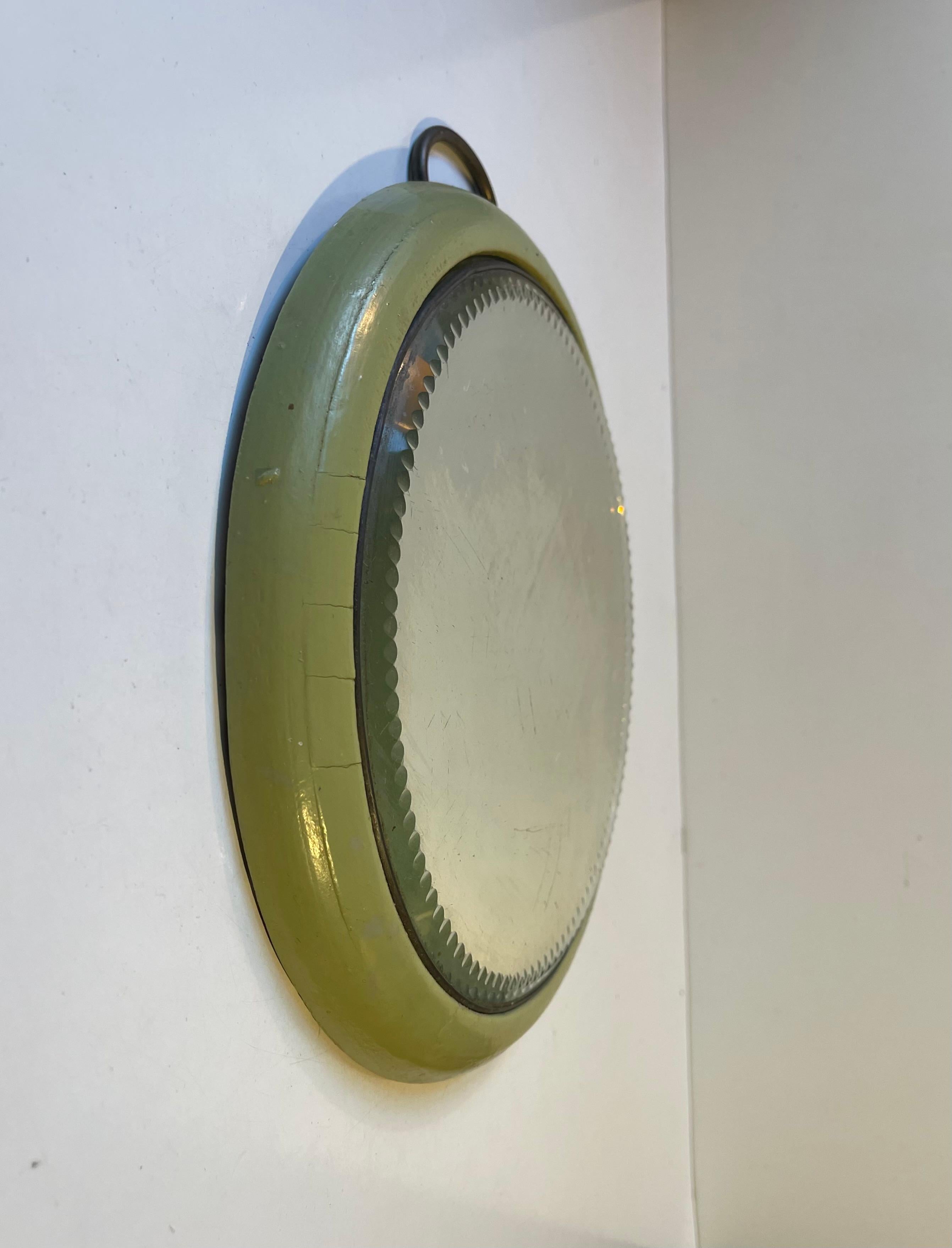 Piccolo specchio da parete circolare in quercia dipinta di verde, XIX secolo In condizioni buone in vendita a Esbjerg, DK