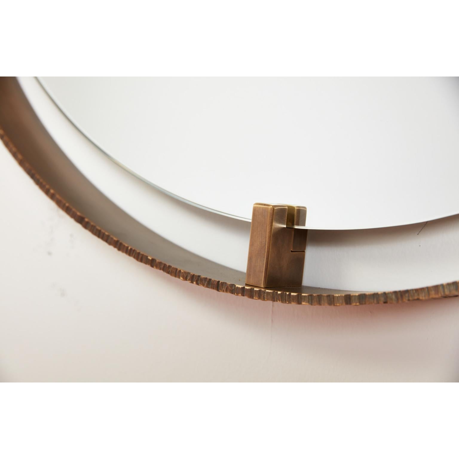 Small Circular Gauged Edge Mirror by William Emmerson In New Condition For Sale In Geneve, CH