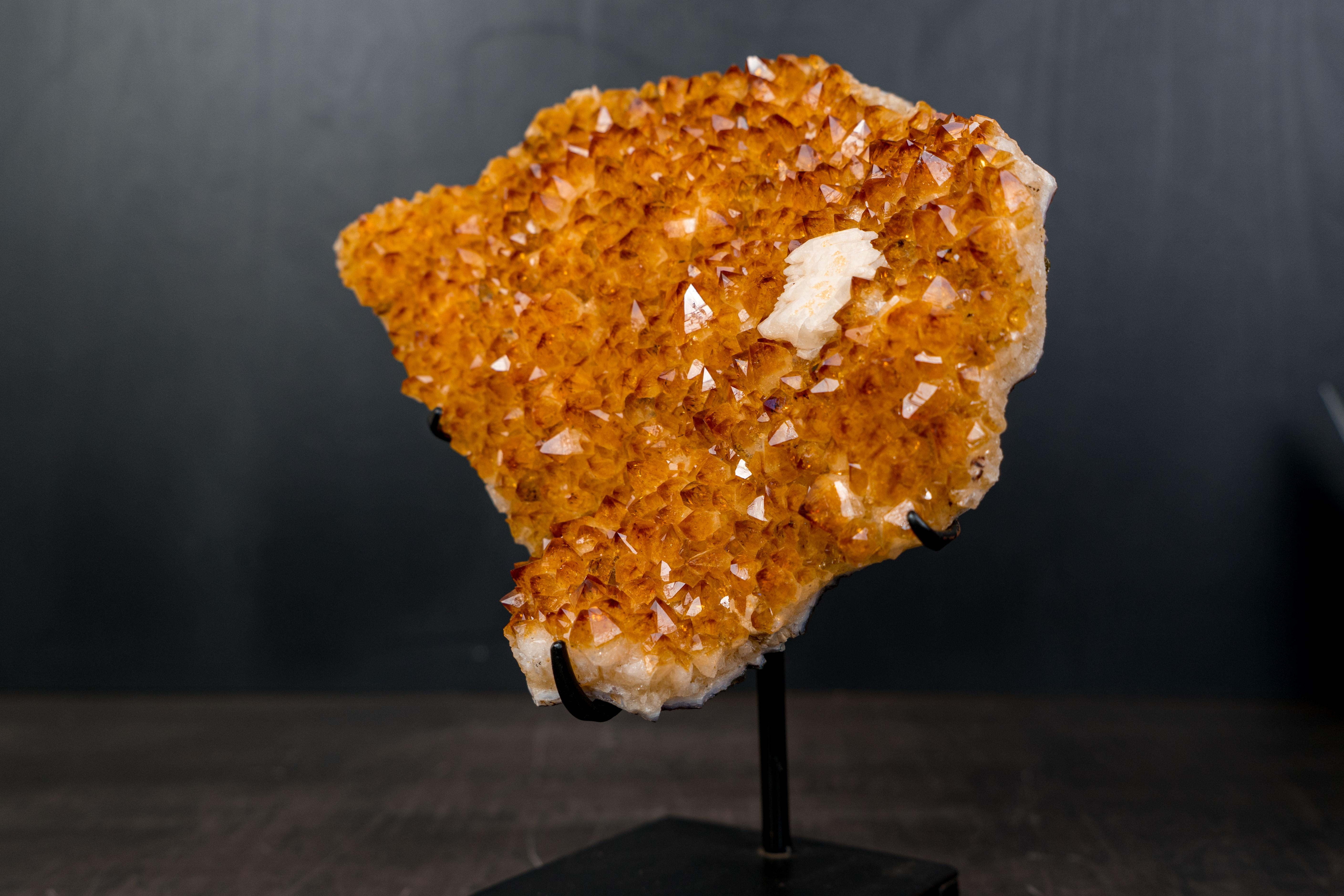 Small Citrine Cluster with Rich Golden-Orange Druzy In condizioni Nuovo in vendita a Ametista Do Sul, BR