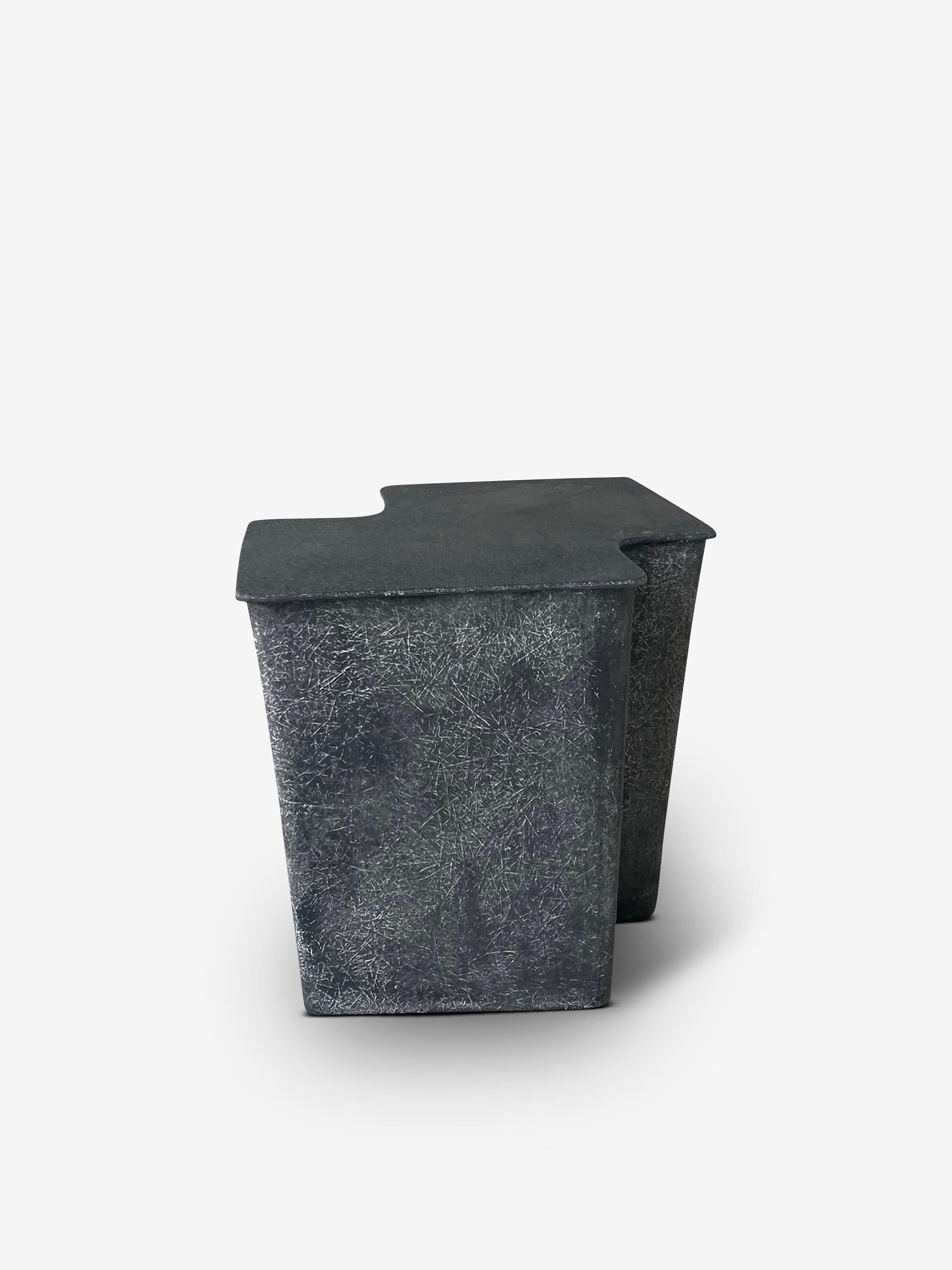 Small Clam Side Table by VAVA Objects For Sale 6