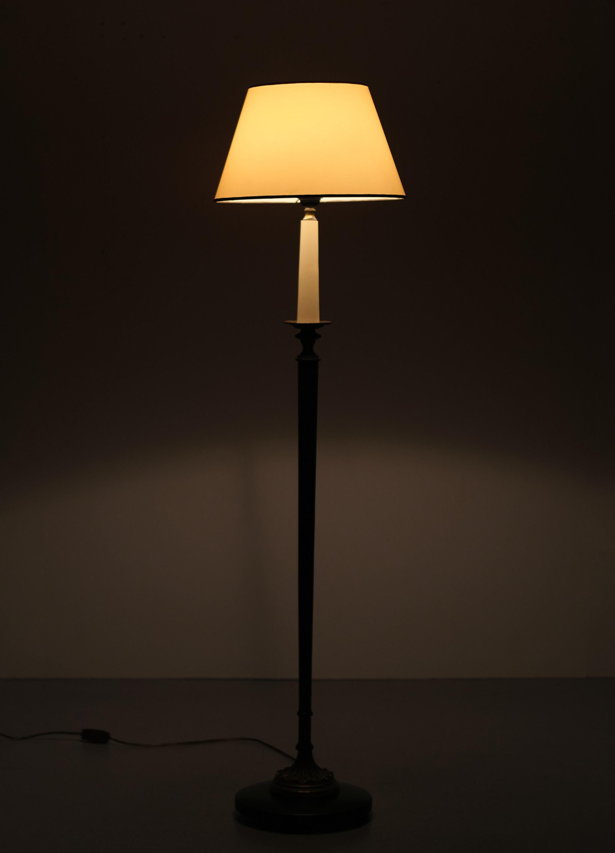 Mid-20th Century Small Classic Floorlamp, 1960s, France 