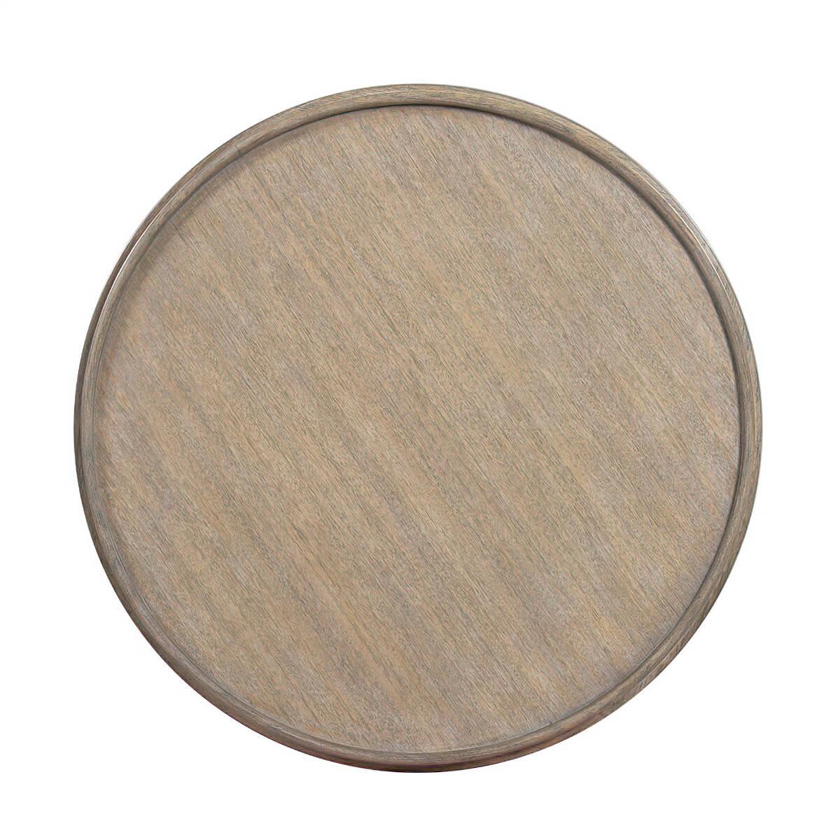 Rustique Petite table d'extrémité ronde classique grise en vente