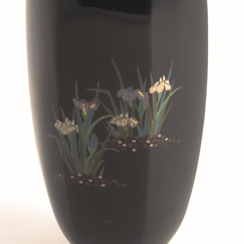 Small Cloisonné Vase, Meiji Period, Japan In Good Condition For Sale In Kastrup, DK