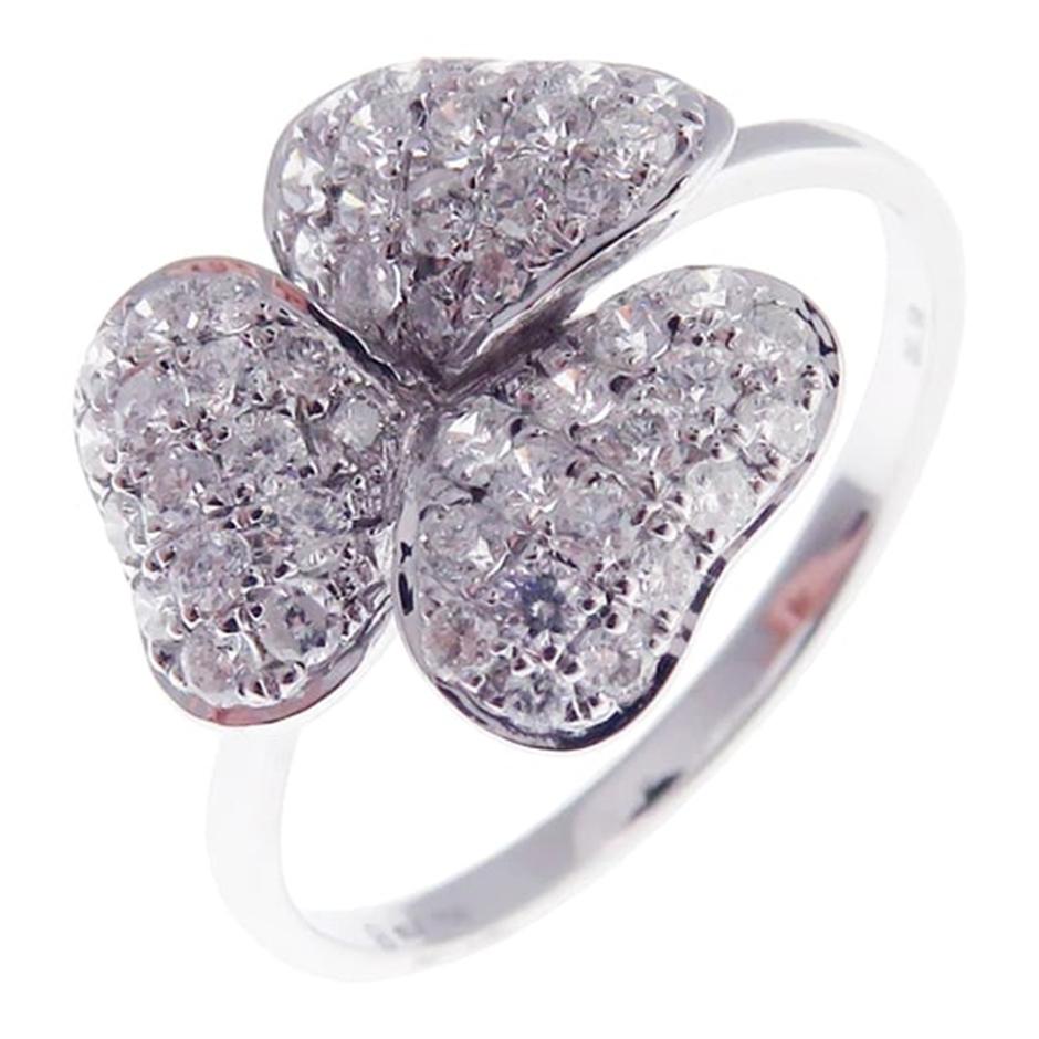 Diamond clover pave earring and ring set, all with a high polish finish. Available in 18K White Gold. 

Earring Information
Diamond Type : Natural Diamond
Metal : 18K
Metal Color : White Gold
Diamond Carat Weight : 1.06ttcw
Diamond color-clarity :