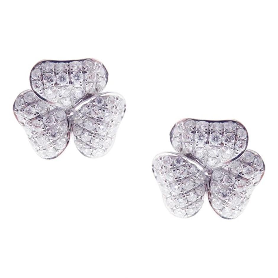 Small Clover Motif Pave Diamond Earring Ring Set In New Condition For Sale In Los Angeles, CA