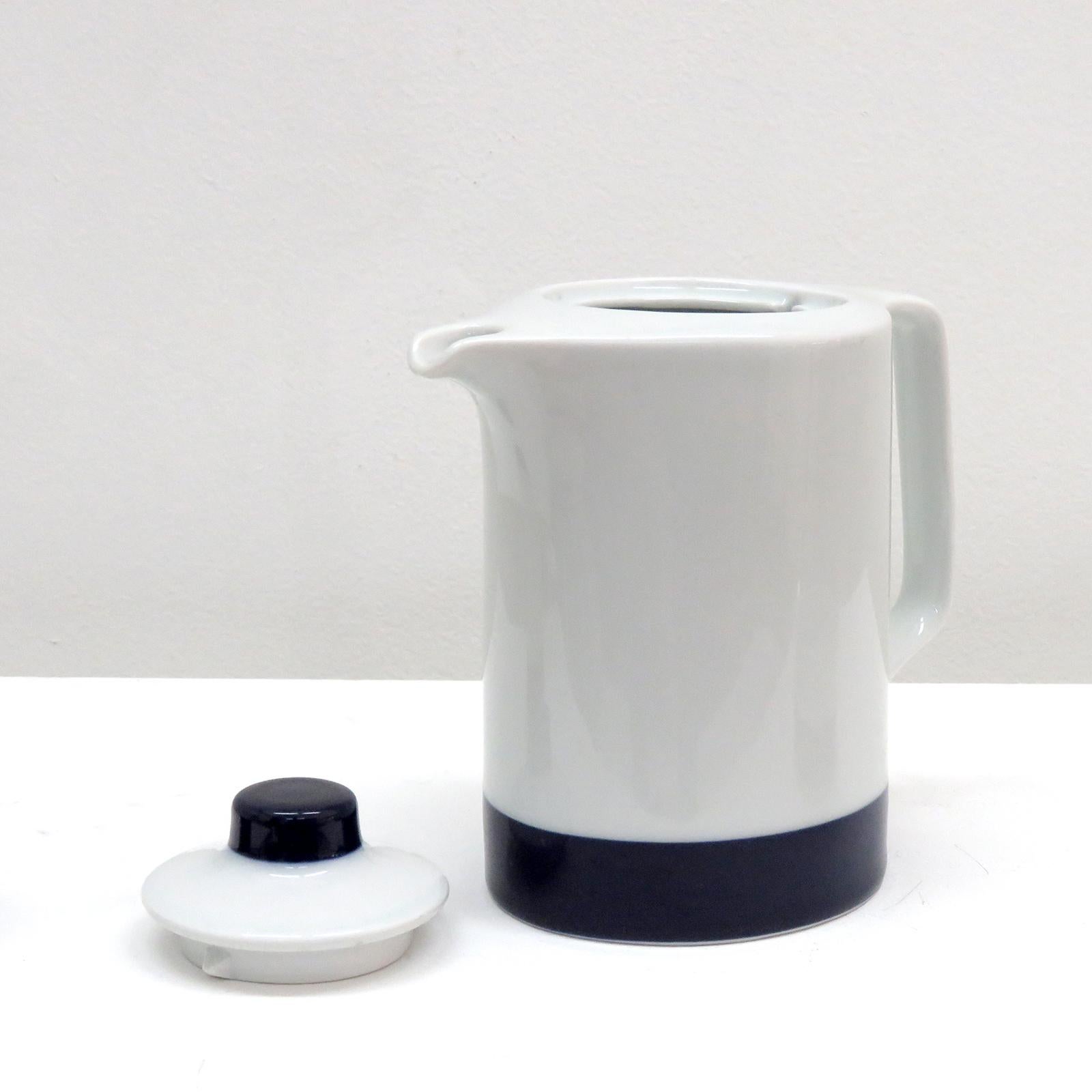 Small Coffee Set 'Novum 65', Lorenz Hutschenreuther, 1960 im Zustand „Gut“ im Angebot in Los Angeles, CA