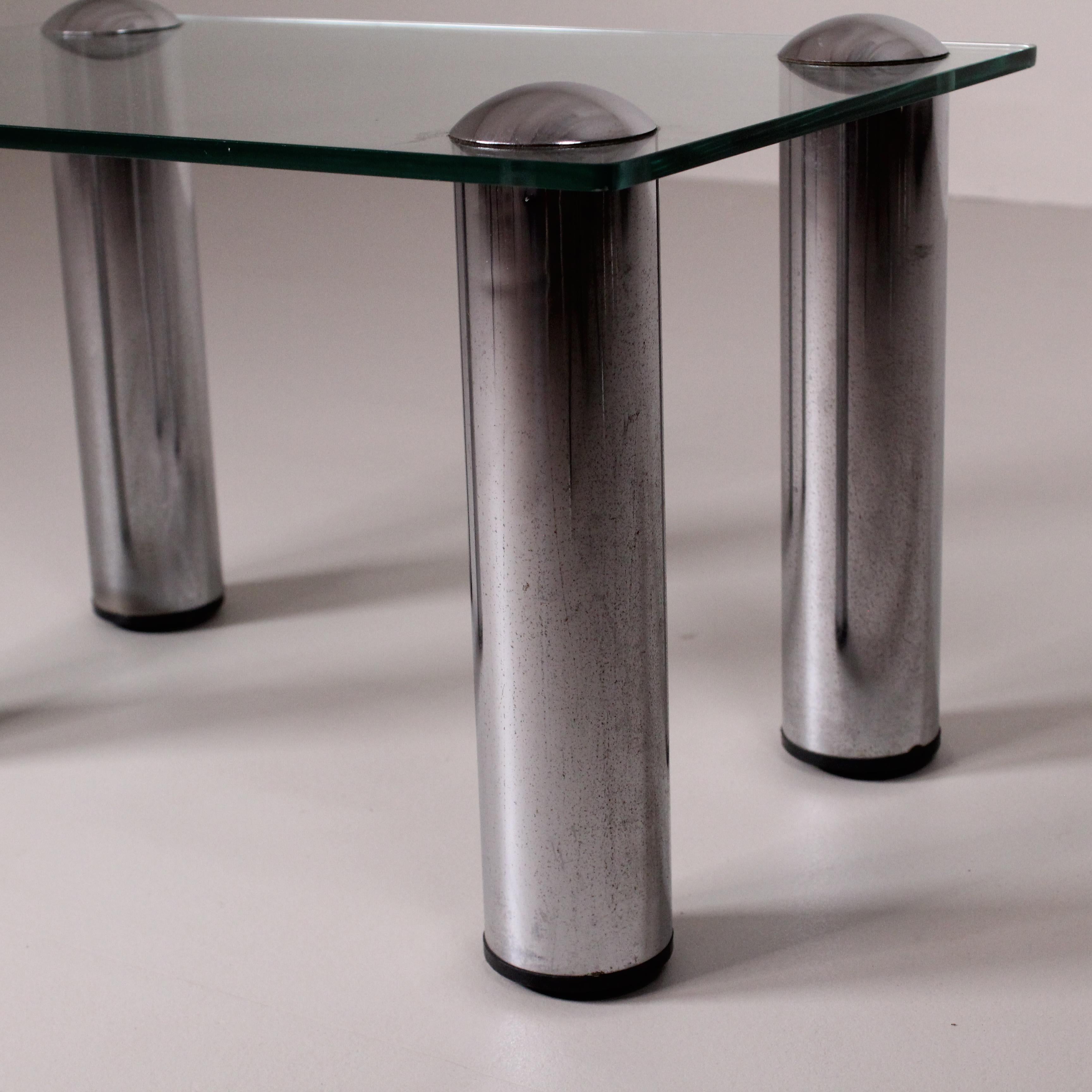 Late 20th Century Small coffee/side table in glass and steel For Sale