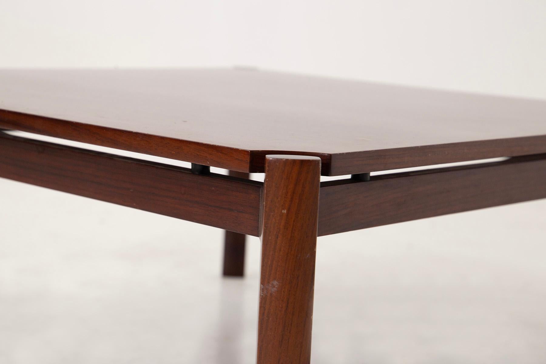 Small Coffee Table by Osvaldo Borsani In Good Condition For Sale In Milano, IT