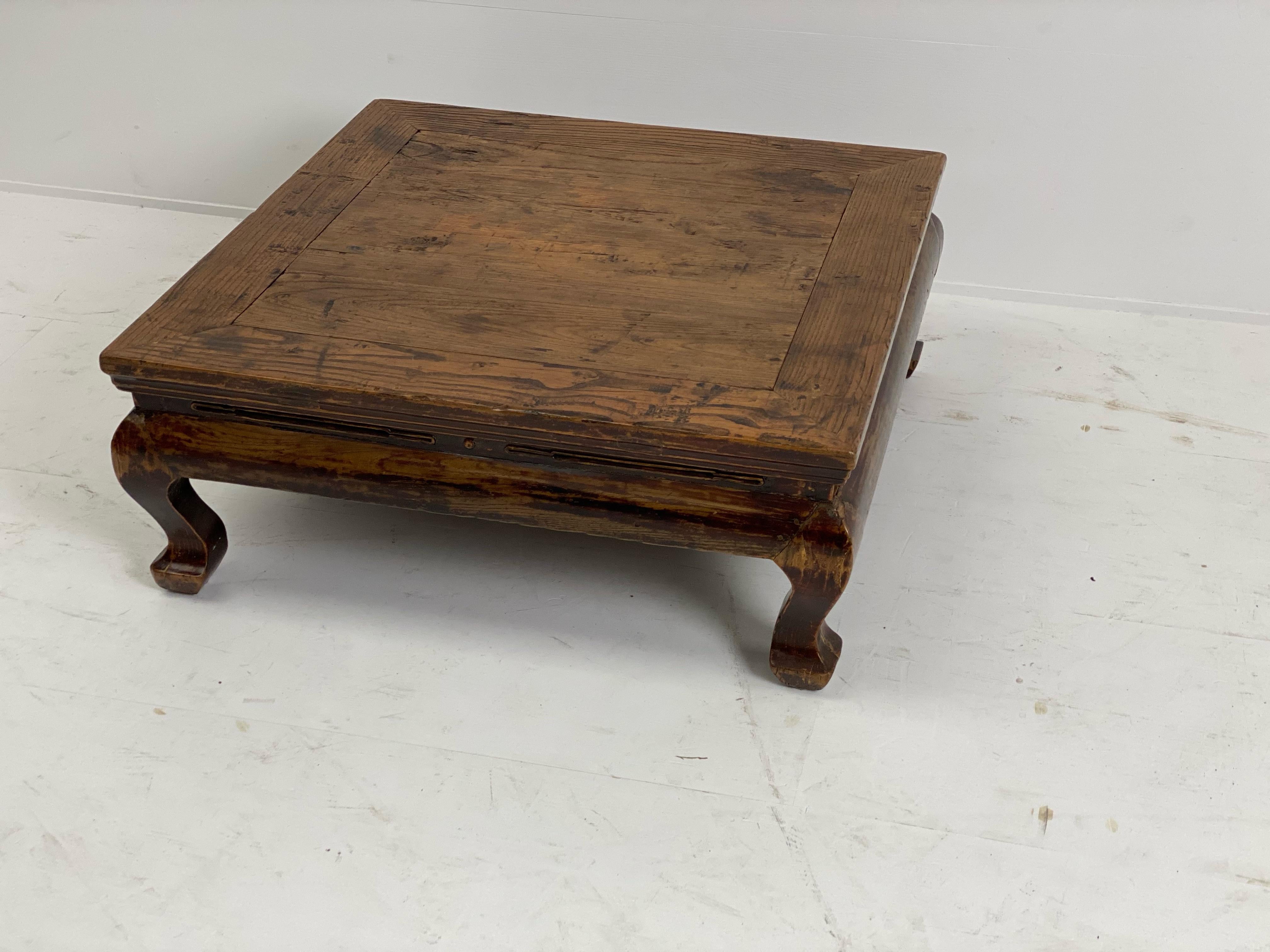 Poli Petite table basse en teck en vente