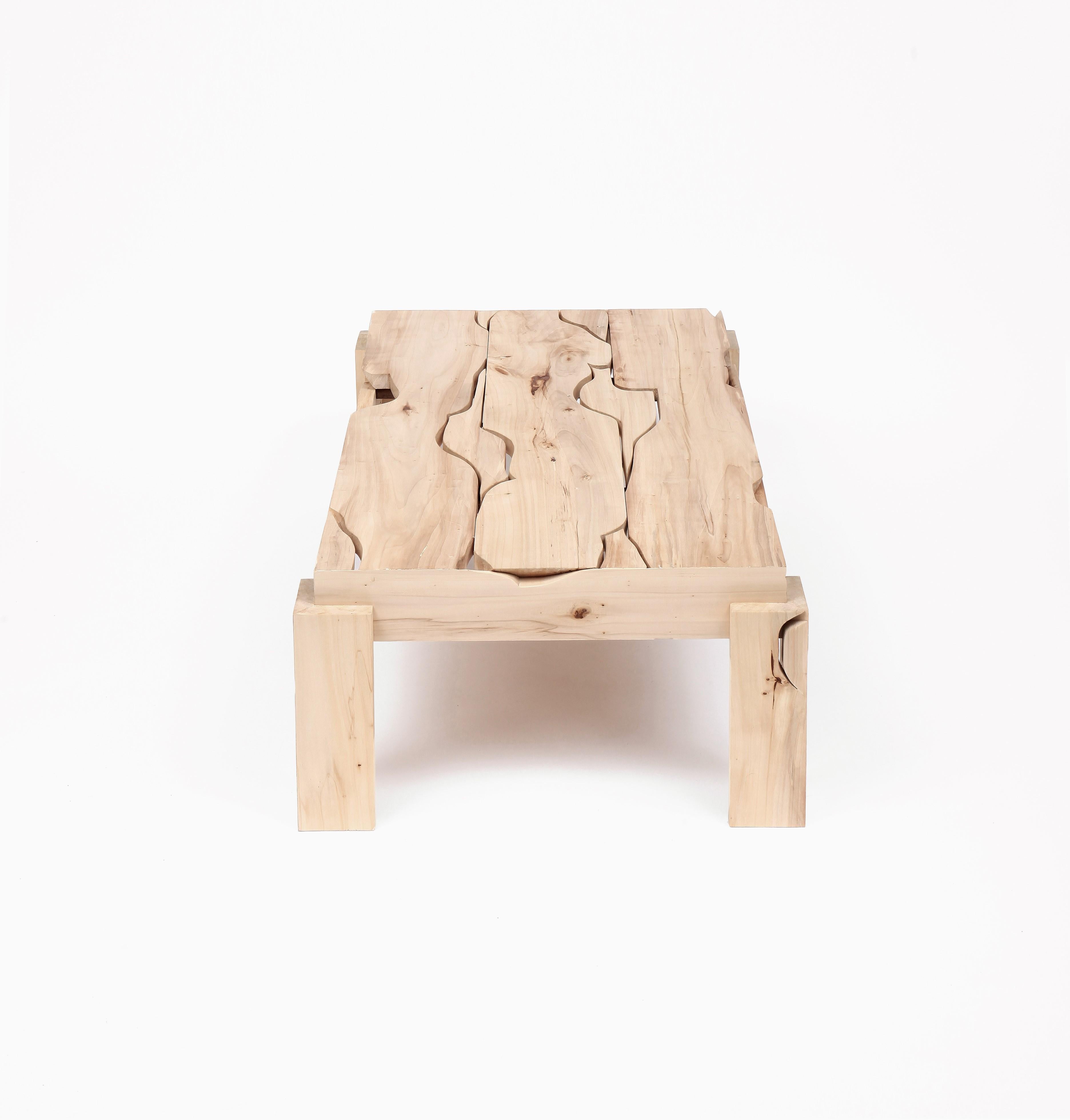 Espagnol Table basse petite en bois Handcraft avec du bois de peuplier réutilisé par Vicent Orts en vente