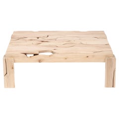 Tavolino da caffè piccolo in legno realizzato artigianalmente con legno di pioppo riutilizzato da Vicent Orts