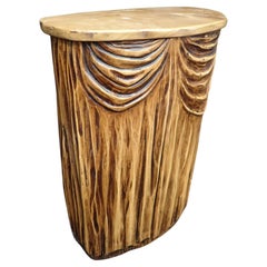 piccola console o tavolino in legno intagliato 1950/1960 circa