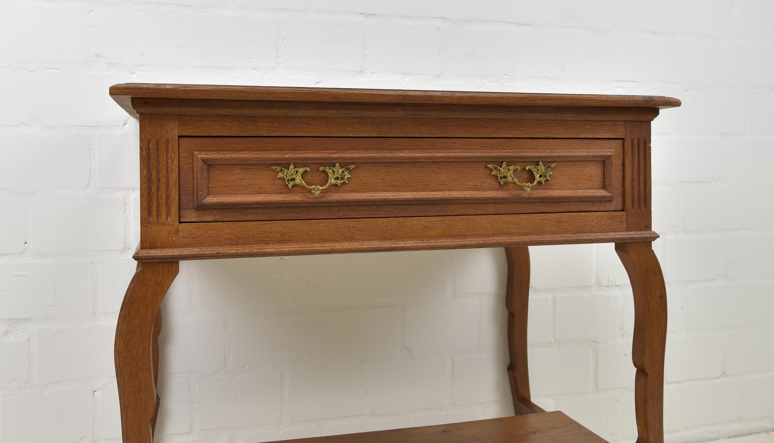 Small Console Table / Side Cabinet / Wall Table in Solid Oak, 1920 For Sale 4