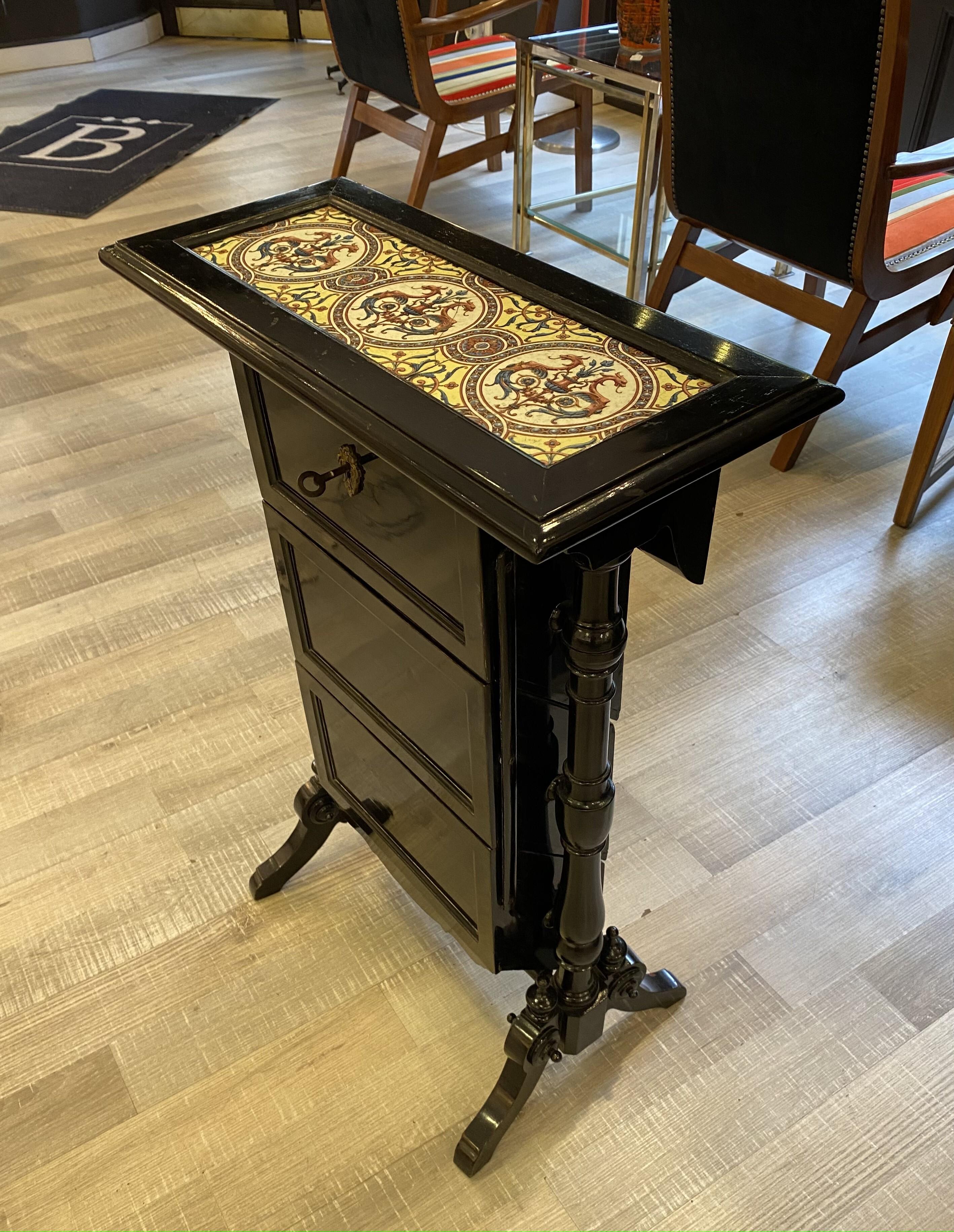 Small Console Table with Zsolnay Tiles In Good Condition For Sale In Budapest, HU