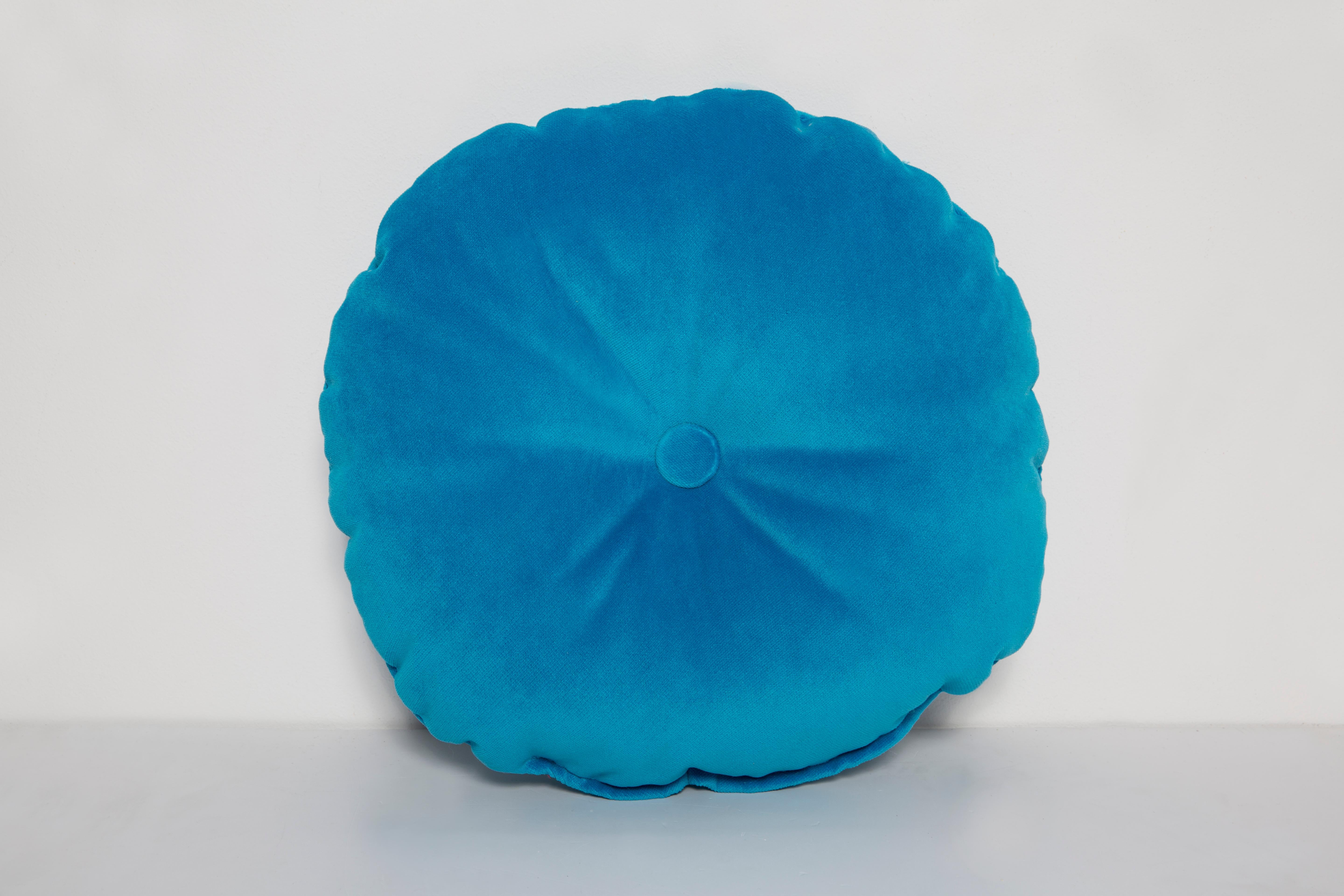 Small Contemporary Blue Velvet Pillow, Vintola Studio, Europe.  For Sale 1