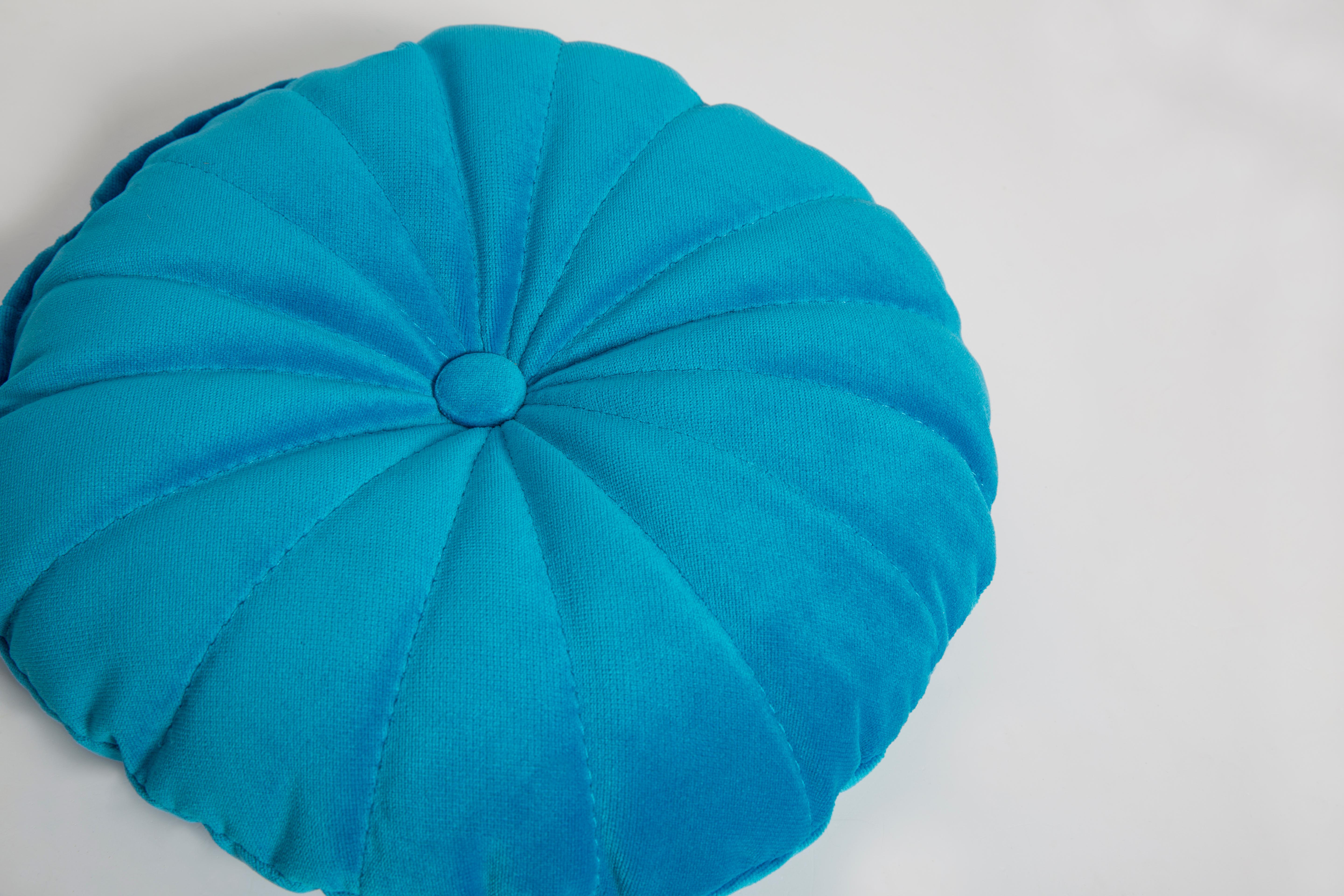 Small Contemporary Blue Velvet Pillow, Vintola Studio, Europe.  For Sale 2