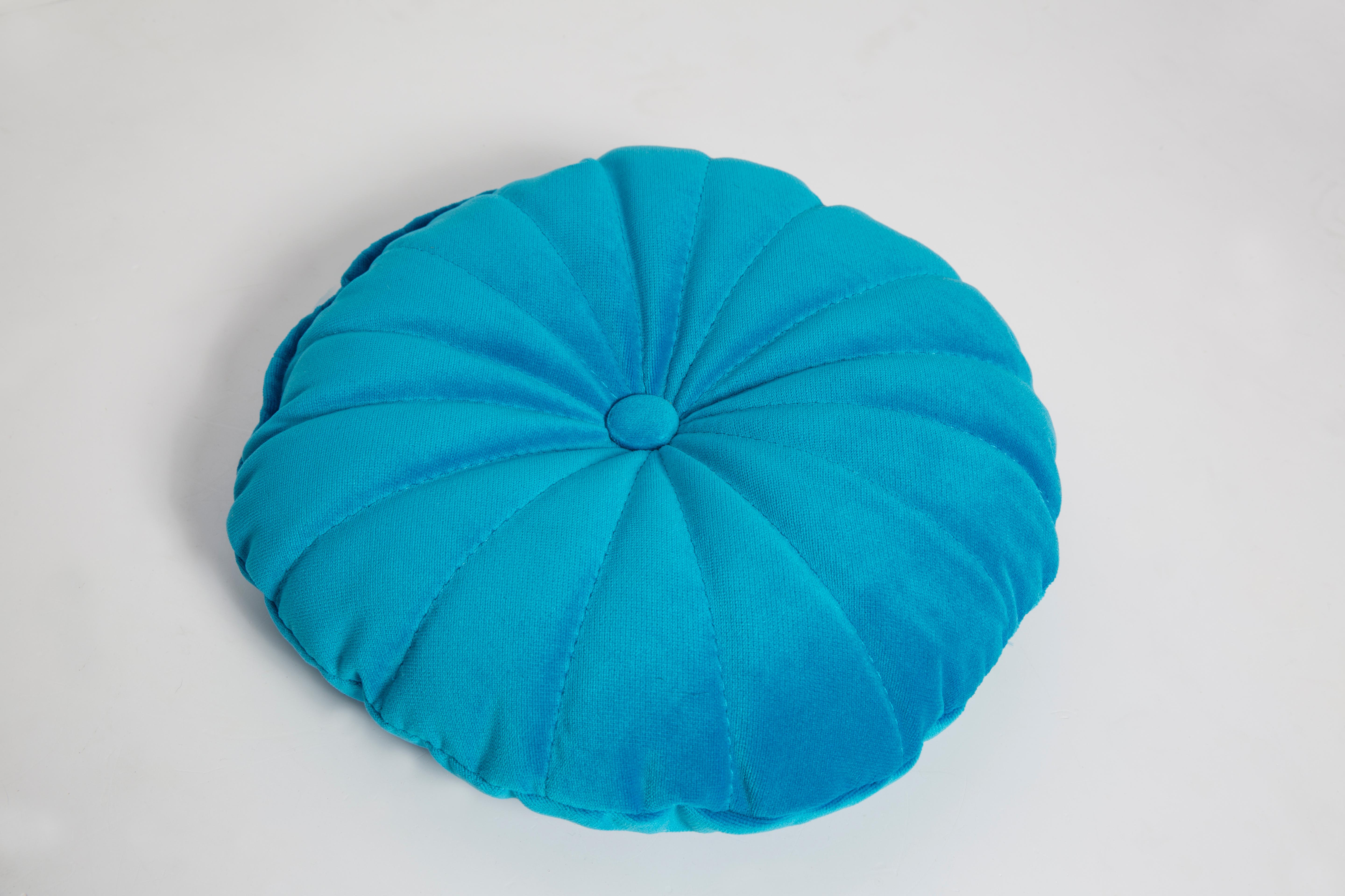 Small Contemporary Blue Velvet Pillow, Vintola Studio, Europe.  For Sale 3
