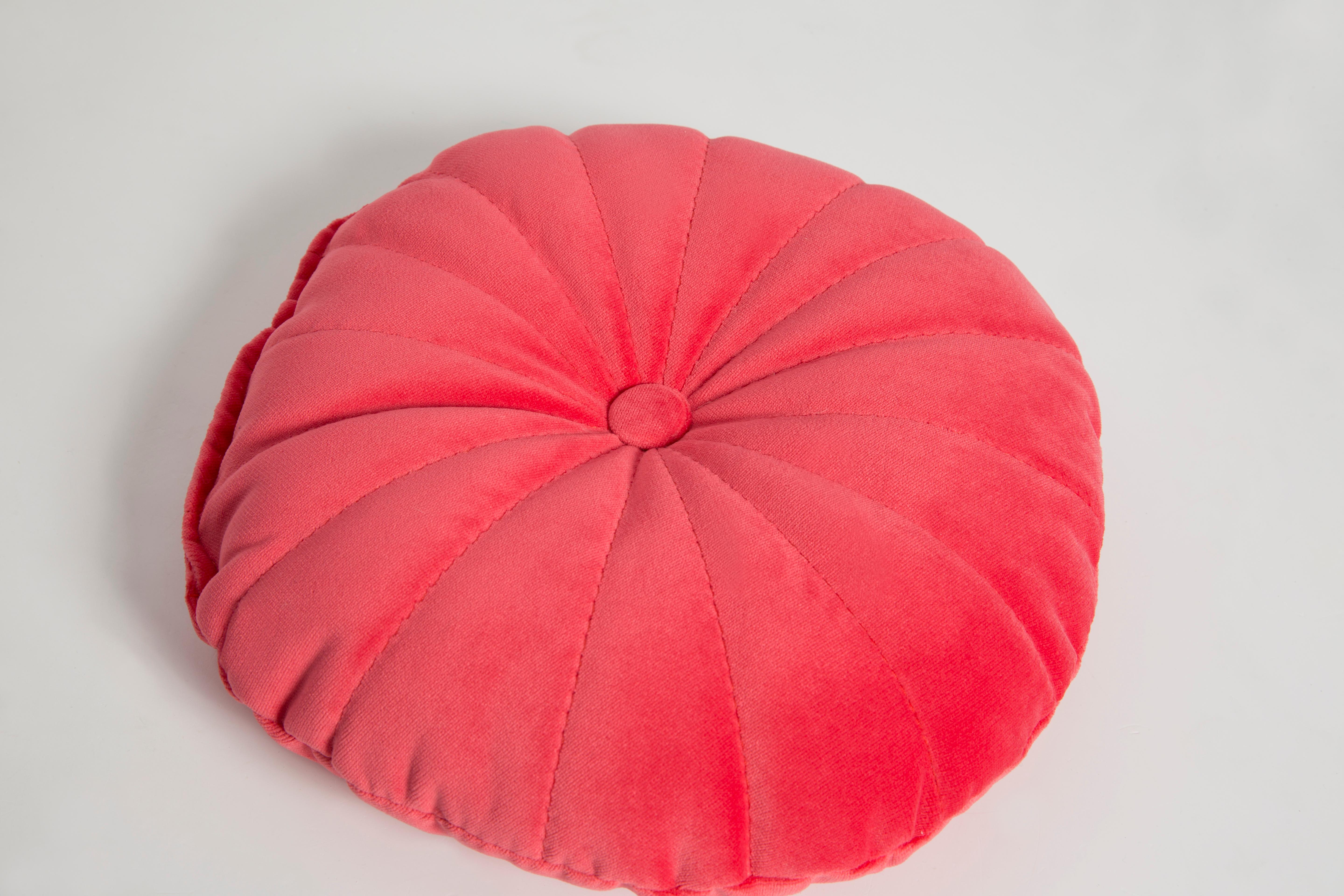 Small Contemporary Coral Pink Orange Velvet Pillow, Vintola Studio, Europe.  For Sale 7