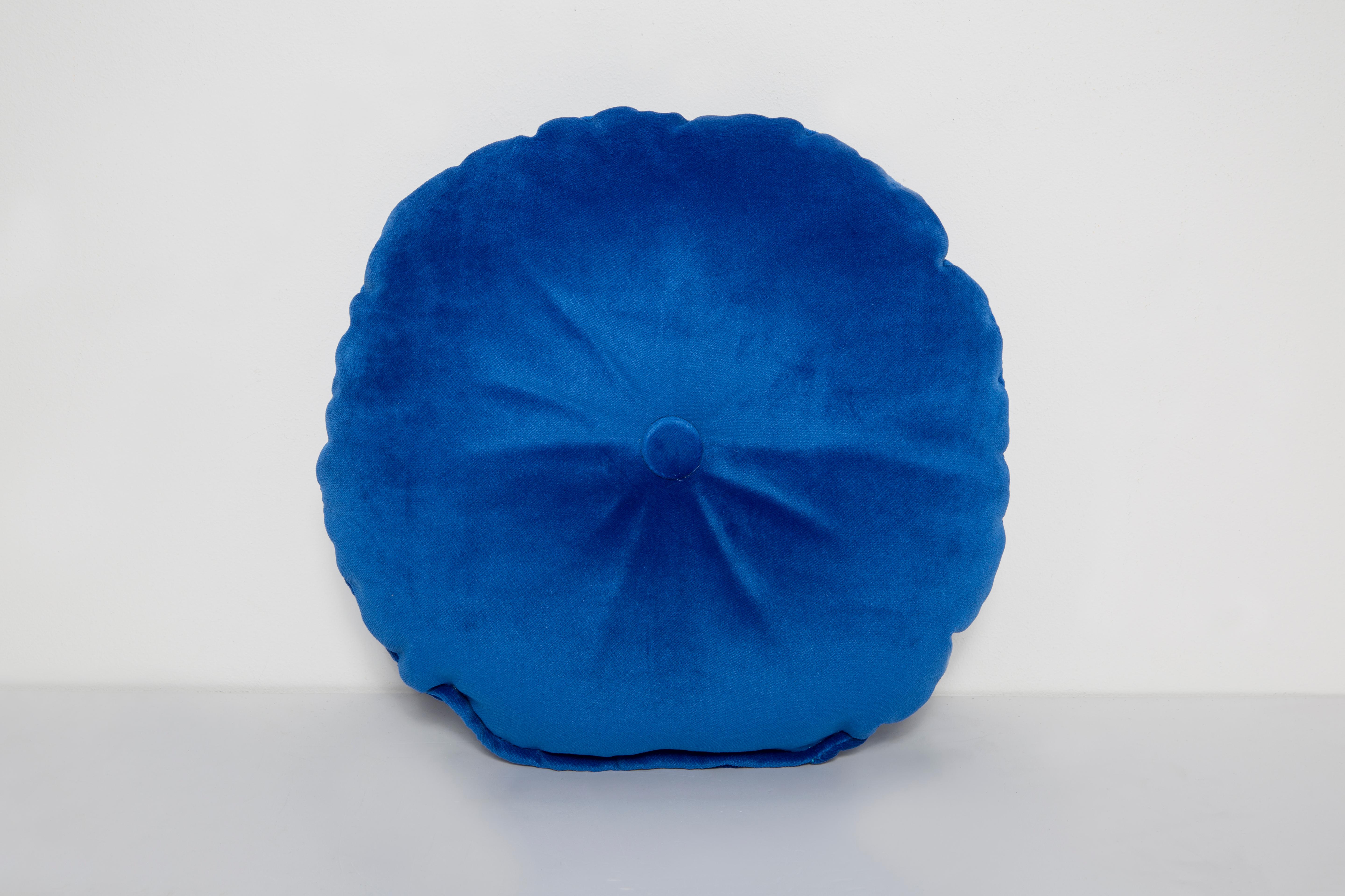 Small Contemporary Dark Blue Velvet Pillow, Vintola Studio, Europe.  For Sale 1