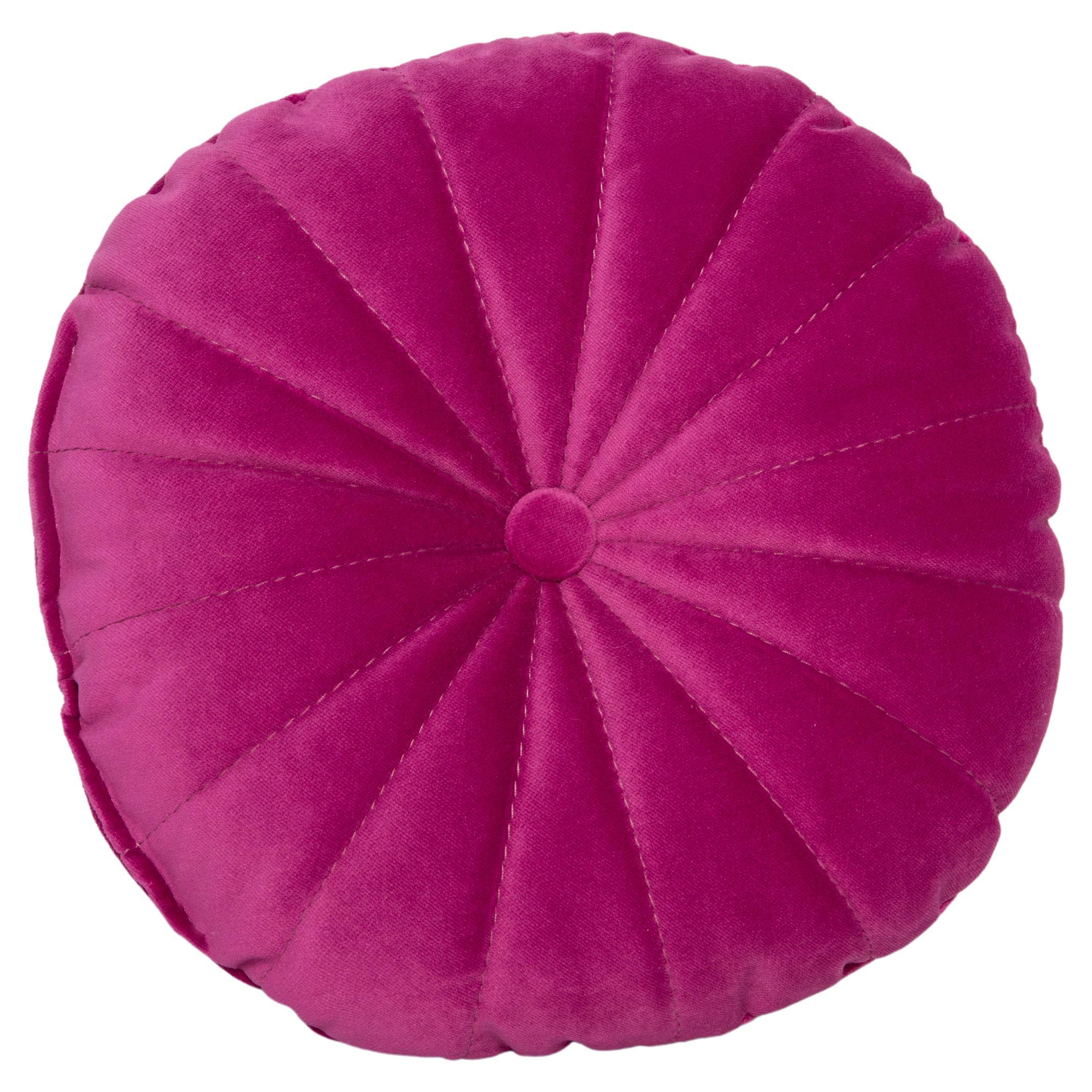 Kleines Contemporary Magenta Pink Velvet Pillow, Vintola Studio, Europa. 