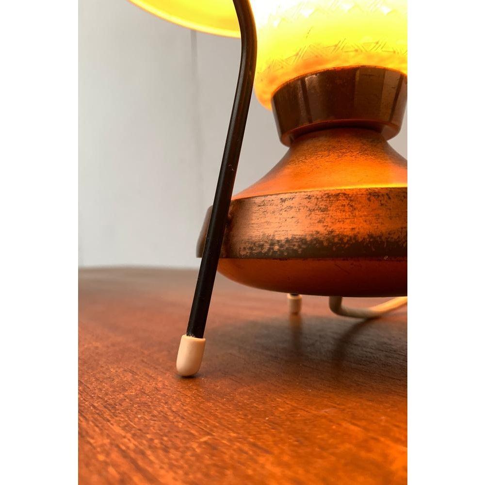 Petite lampe de table tripode en cuivre, années 1950 en vente 6