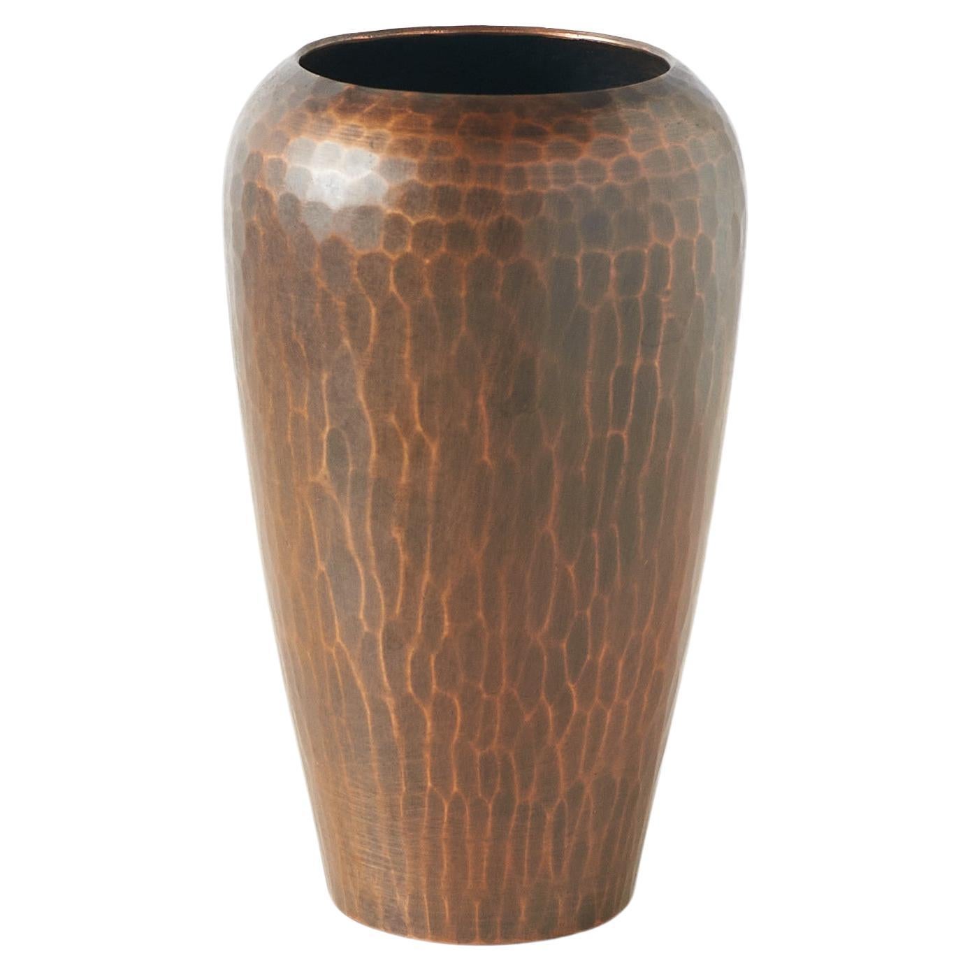 Petit vase en cuivre de Roycroft en vente