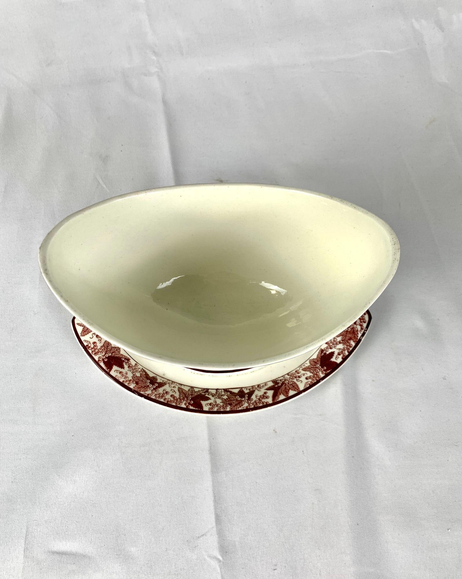 Petite soupière en Creamware à décor de raisins Brown Angleterre Circa 1820 Excellent état - En vente à Katonah, NY