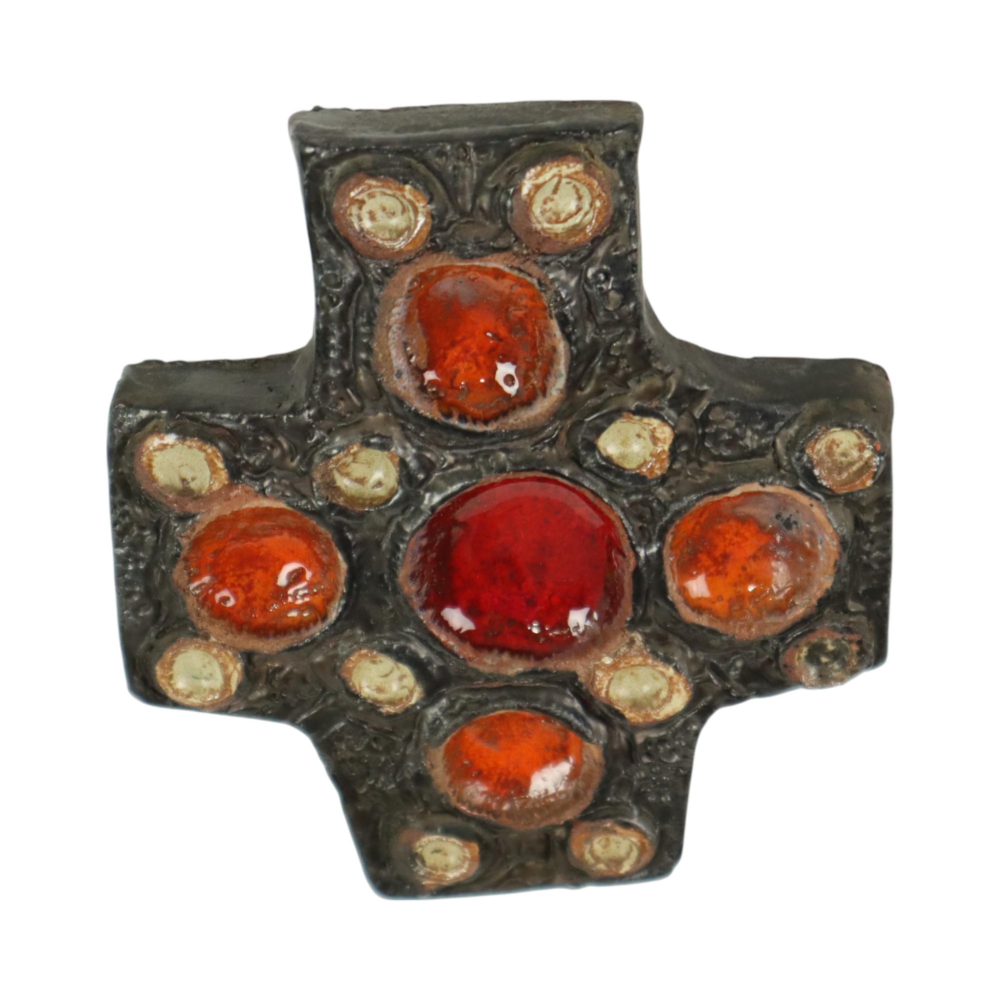 Belge Petite Croix Crucifix Poterie Perignem Amphora Style en vente