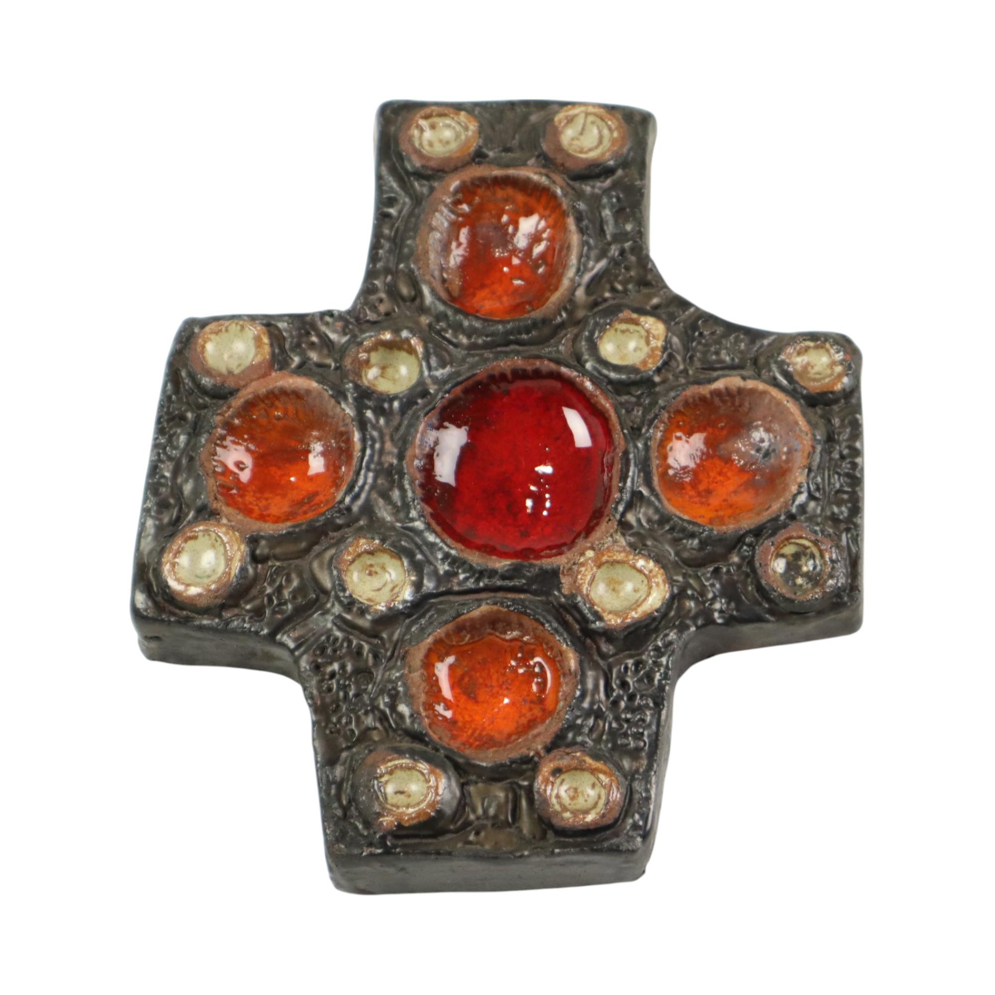 Vernissé Petite Croix Crucifix Poterie Perignem Amphora Style en vente