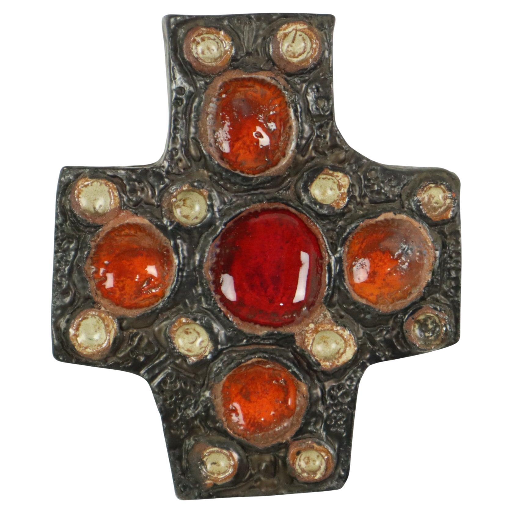 Petite Croix Crucifix Poterie Perignem Amphora Style en vente