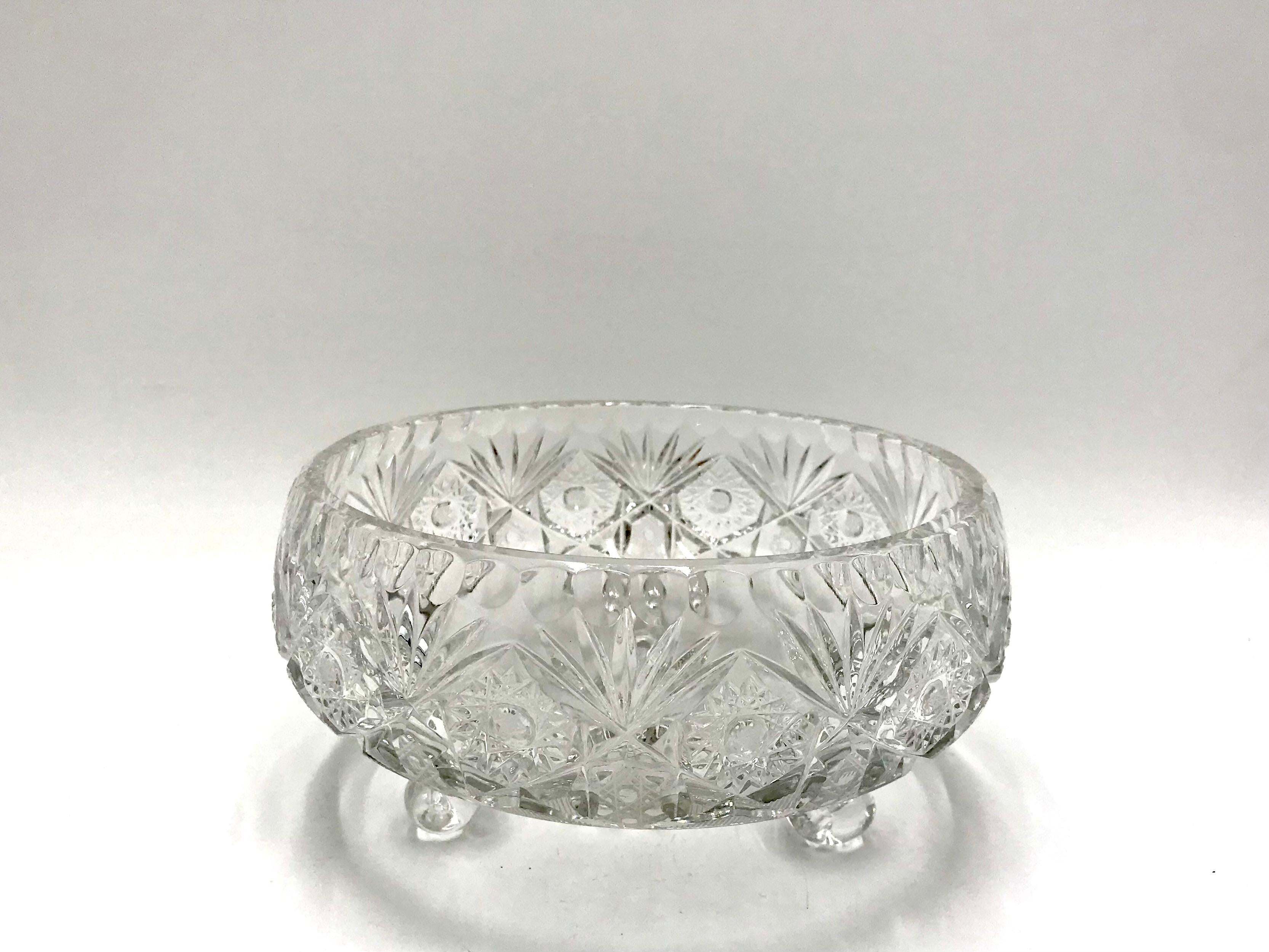 Crystal bowl 
Made in Poland in the 1950s / 1960s.
Very good condition.
Dimensions: height 10cm, diameter 18.