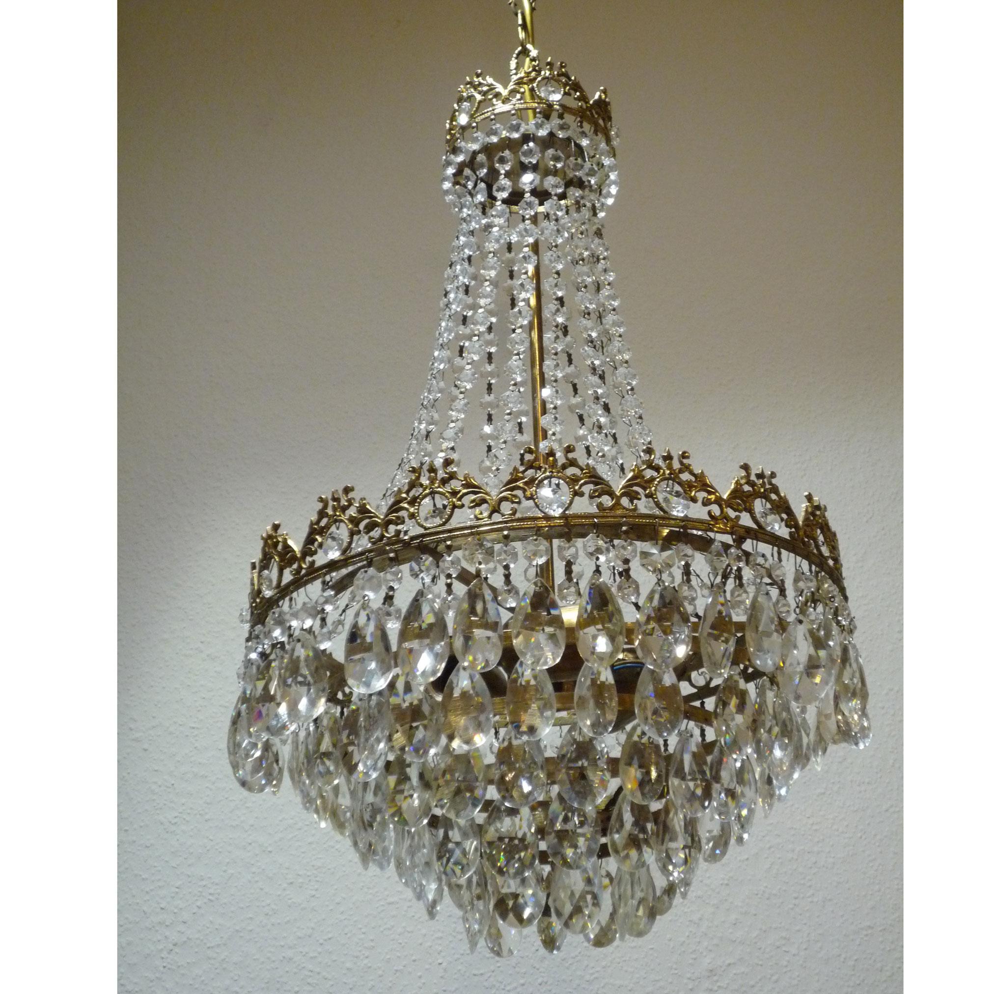 Small Crystal Chandelier, Bohemian Crystal (Messing)