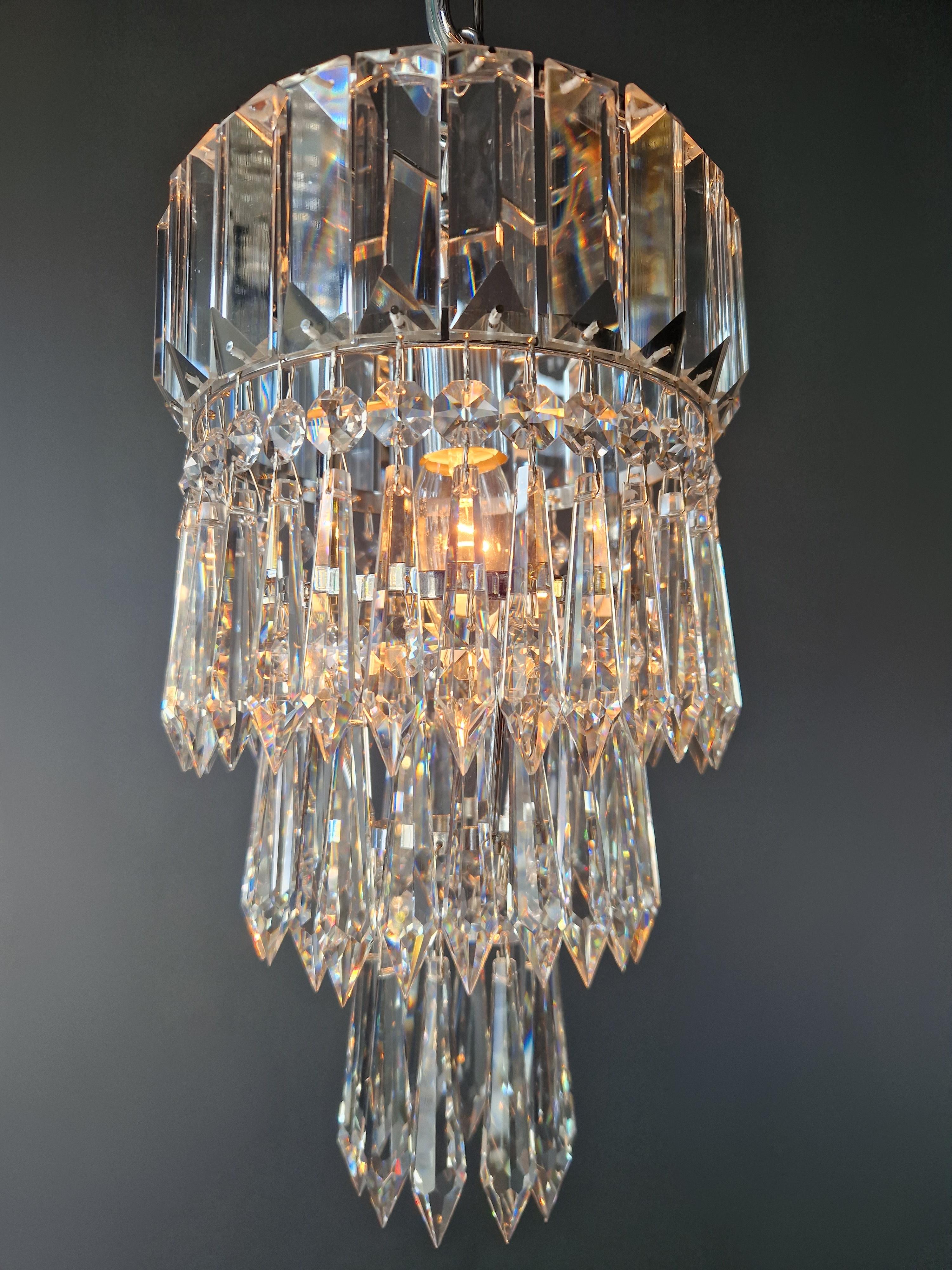XXI secolo e contemporaneo Piccolo lampadario di cristallo a soffitto, argento, cromo e corridoio in vendita