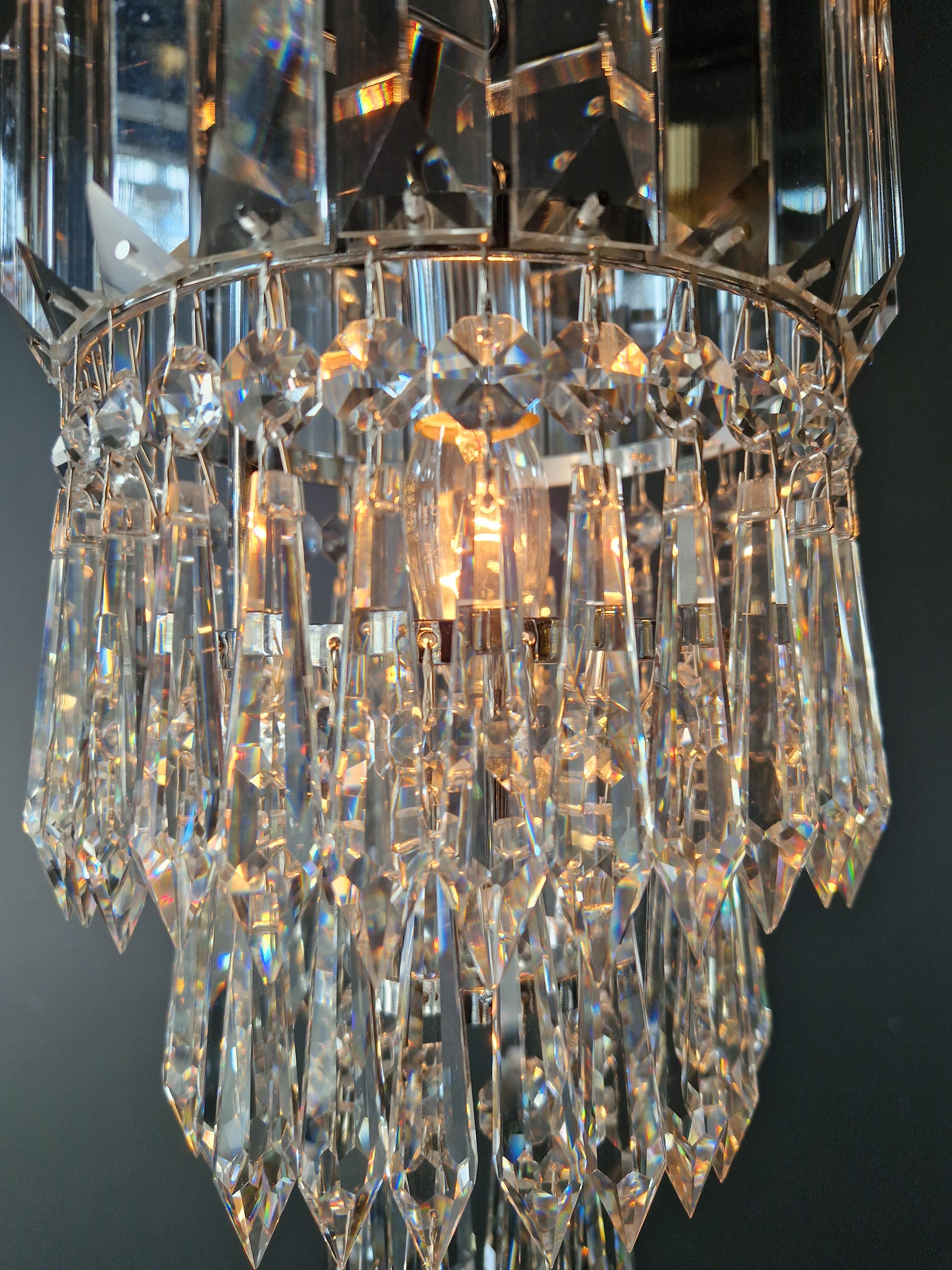 Cristallo Piccolo lampadario di cristallo a soffitto, argento, cromo e corridoio in vendita