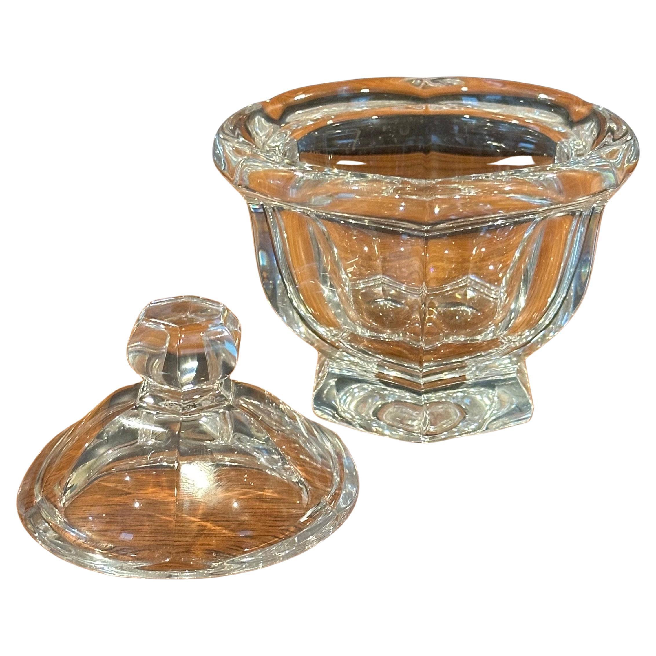 A very nice small crystal lidded candy bowl by Baccarat, circa 1990s. The piece is in excellent condition with no visible imperfections and has great clarity. Signed on the underside, the piece measures 5