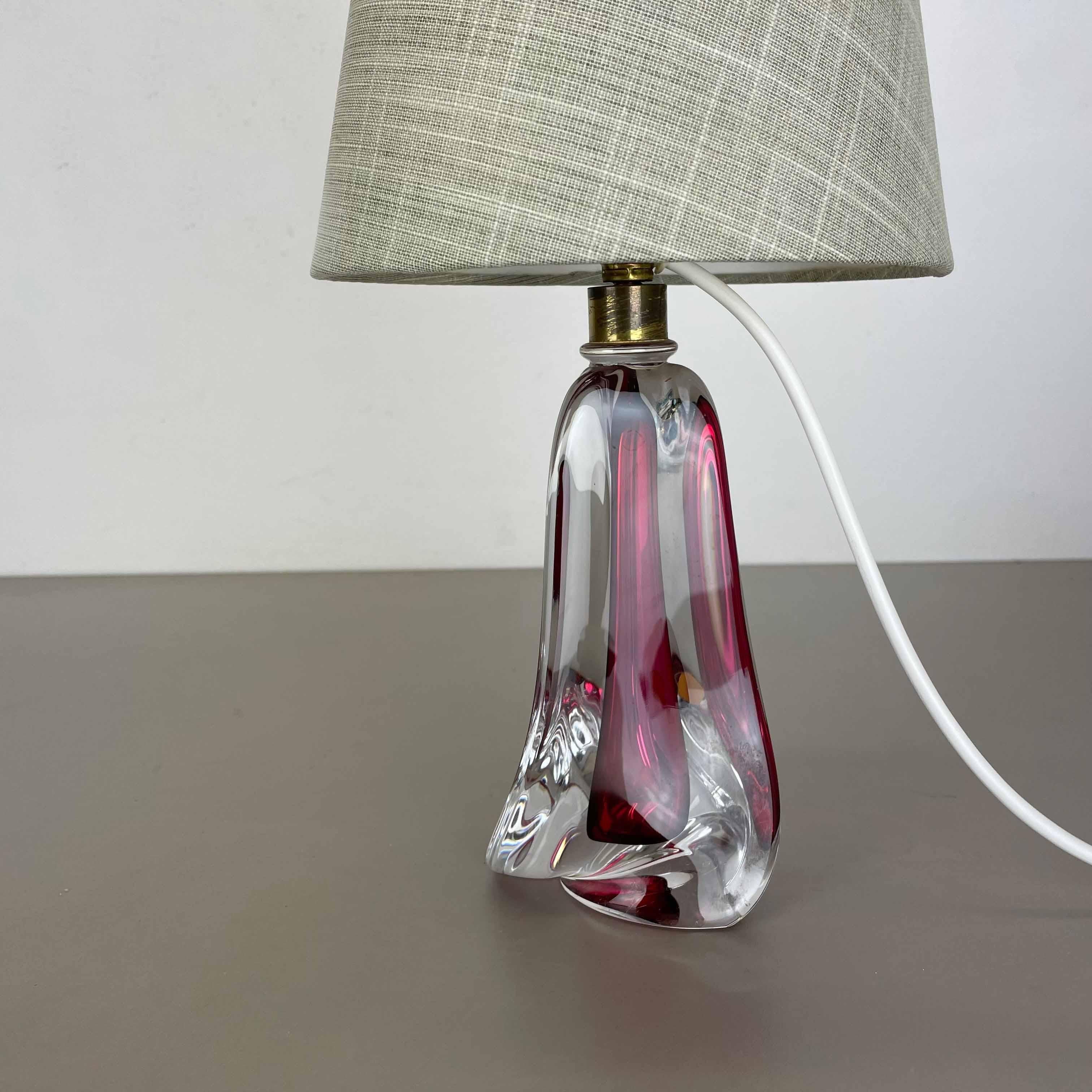 Petite lampe de bureau rose en cristal de Murano, Val Saint Lambert, Belgique, années 1960 Bon état - En vente à Kirchlengern, DE