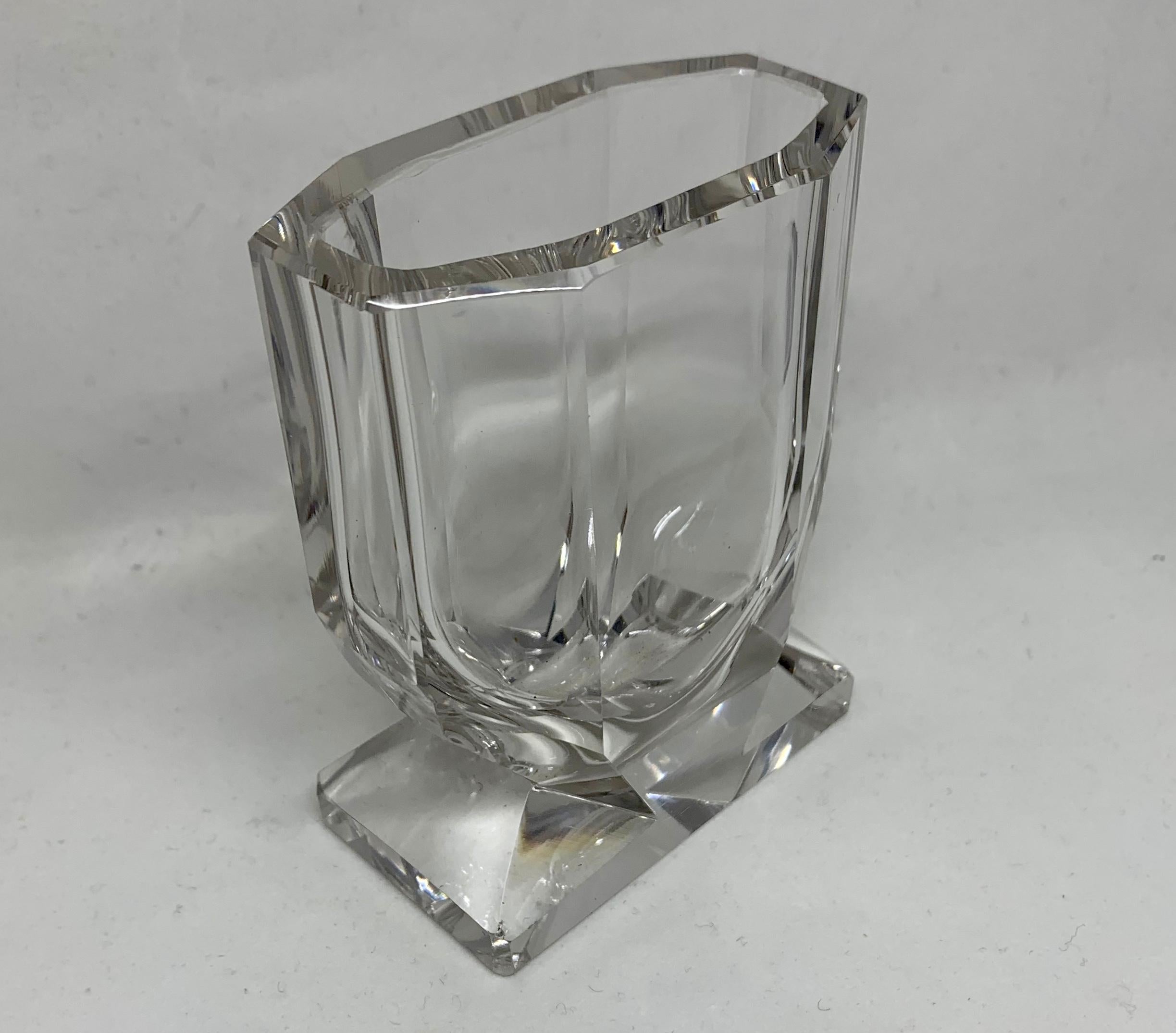 Small Crystal Vase In Good Condition In New York, NY