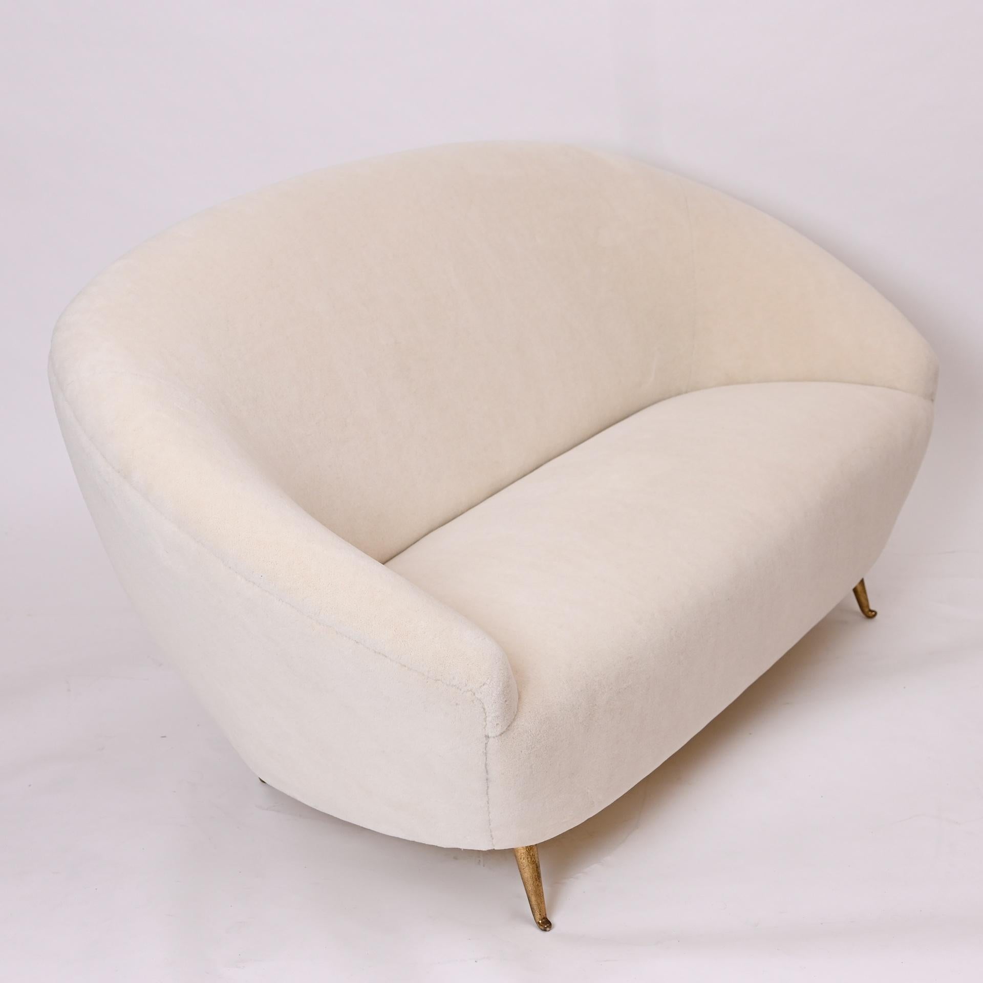 Mid-Century Modern Small Curved Sofa in Style of Ico Parisi, Italy, circa 1950