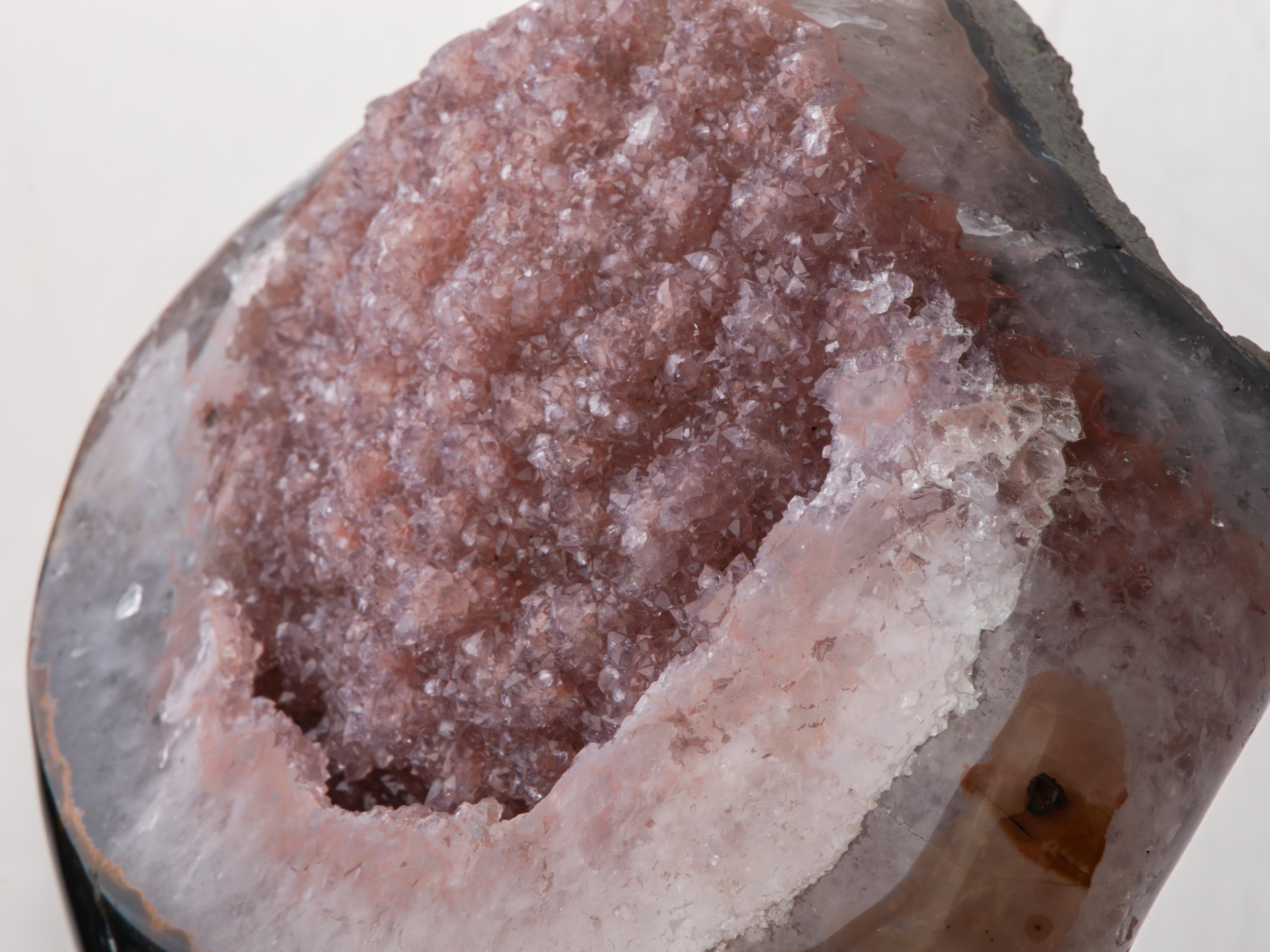 Small cut agatised geode with cotton candy interior For Sale 4