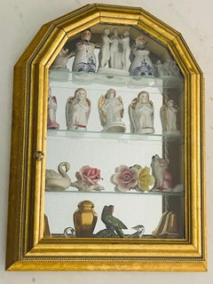 Piccola Vitrina da Parete Carina Oro