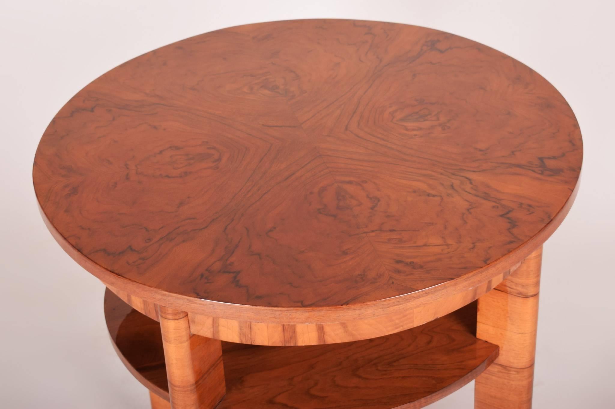 Small Czech Art Deco Walnut Table, Period 1930-1939 In Excellent Condition In Horomerice, CZ