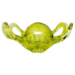 Pequeño cuenco checo de vidrio artístico de Josef Hospodka para Chribska Glassworks, años 60