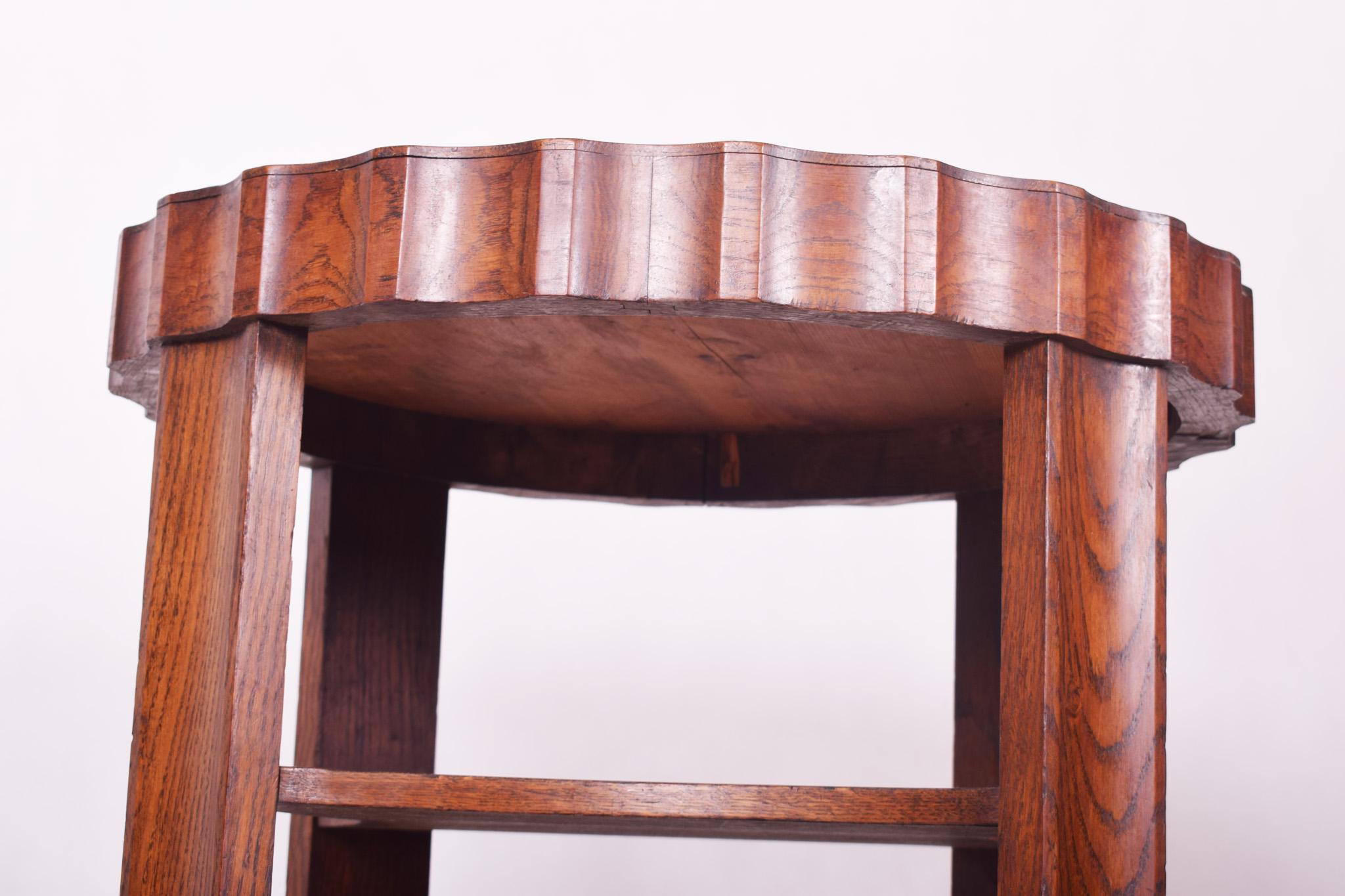 Small Czech Oak Art Deco Round Table, Copper Plate Desk, Good Condition, 1920s For Sale 1