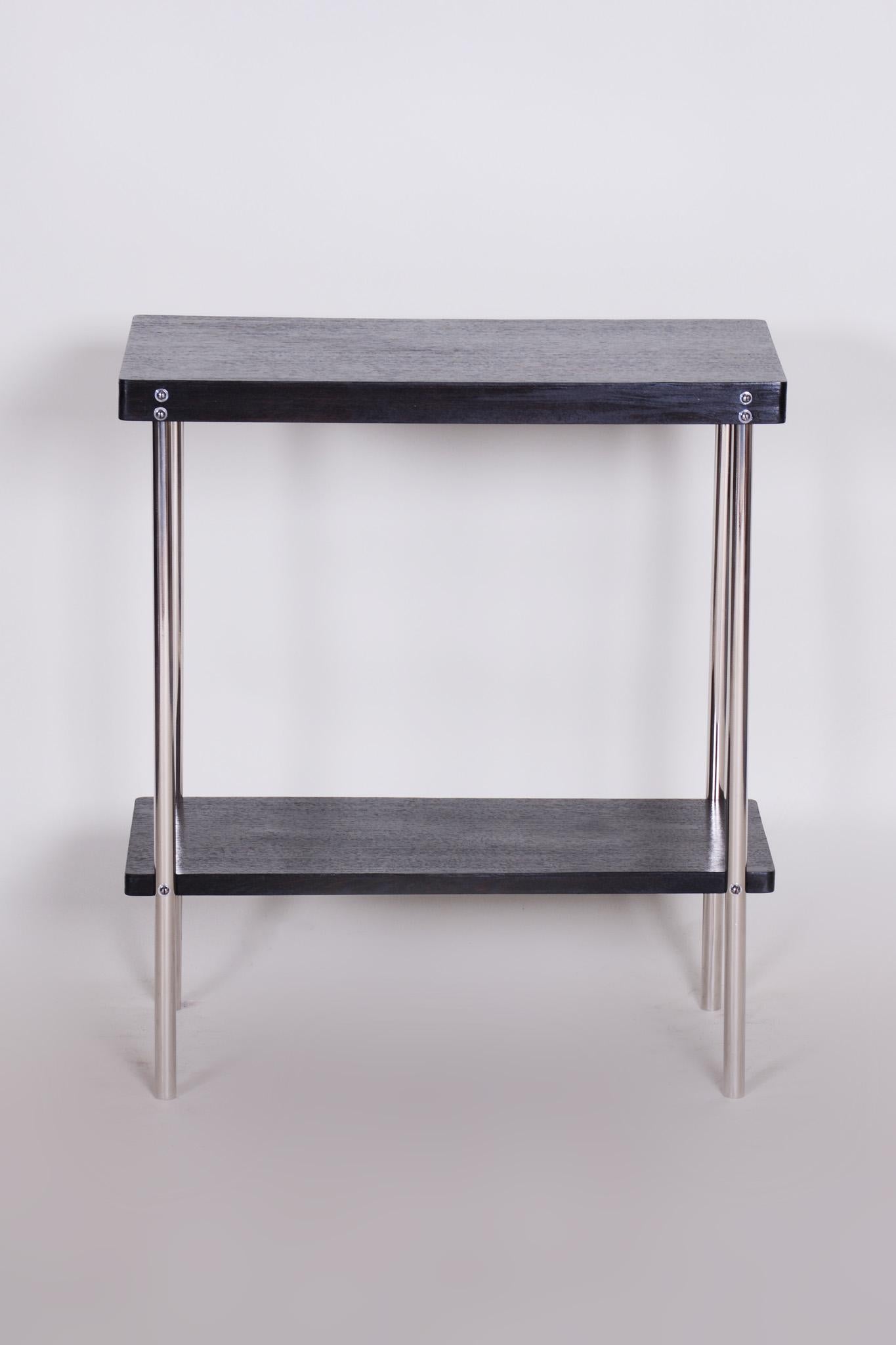 Small Czech chrome Bauhaus table.
Material: Chrome-plated steel and Oak
Period: 1930-1939
Source: Czechia.