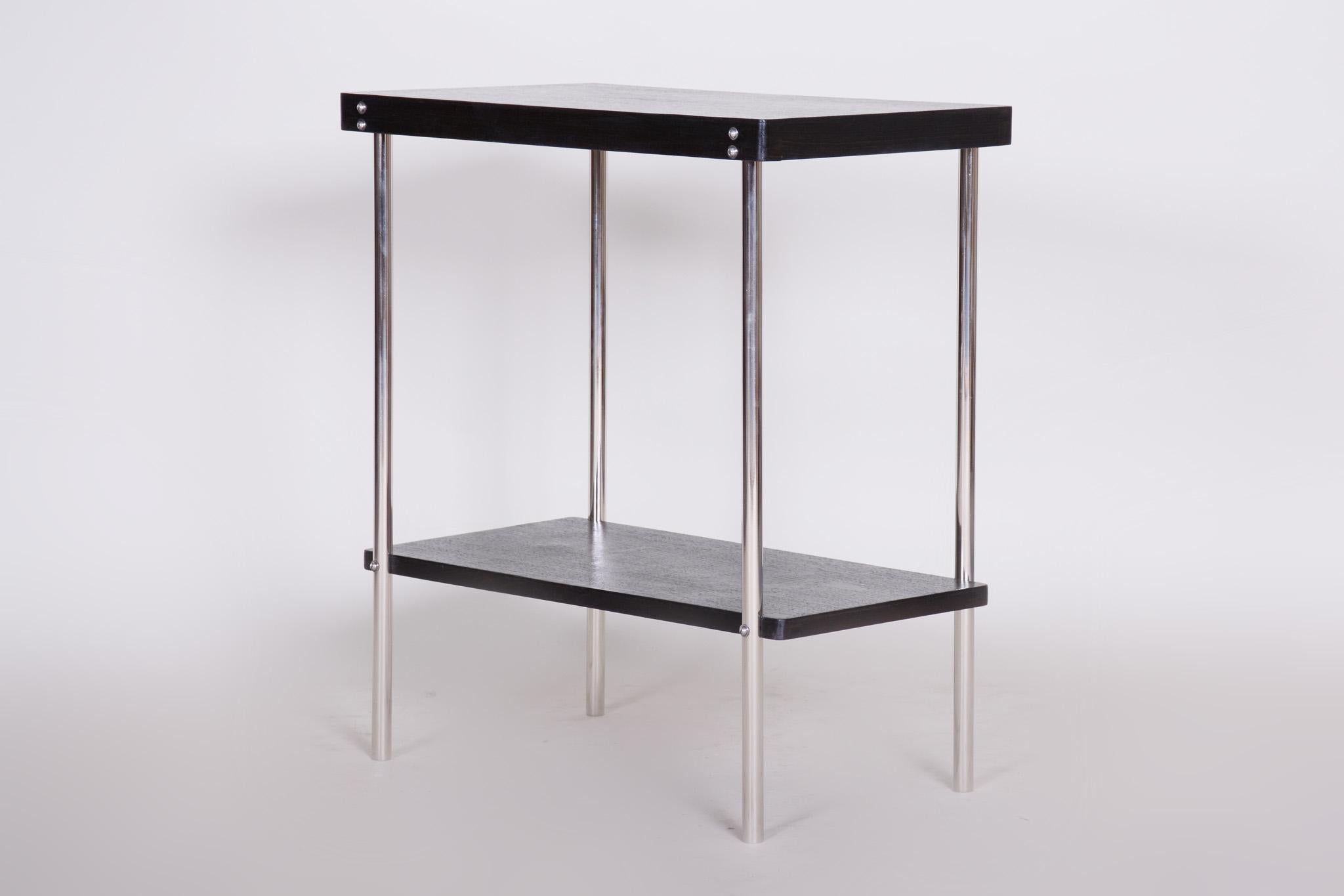 Chrome Petite table Bauhaus tchèque restaurée en chrome noir:: R19:: Robert Slezák:: années 1930 en vente