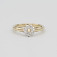 Small Daisy Ring/ 9ct Yellow Gold and Silver