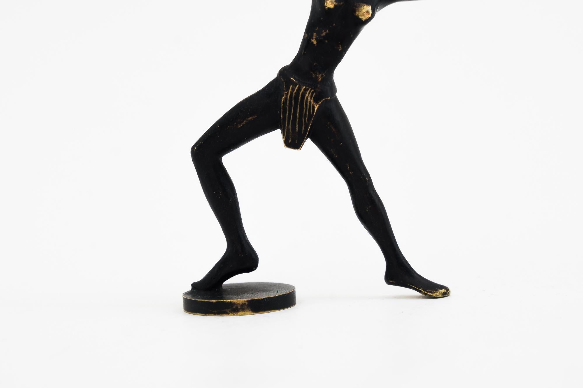 Small Dancing African Women Figurine by Richard Rohac, Vienna, Around 1950s In Good Condition For Sale In Wien, AT
