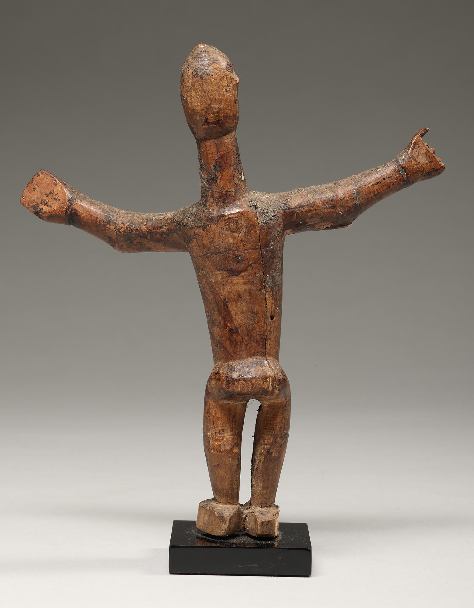 Small Dancing Lobi Figure With Arms Out, Cubist Face Ghana West Africa ex Willis In Fair Condition For Sale In Point Richmond, CA